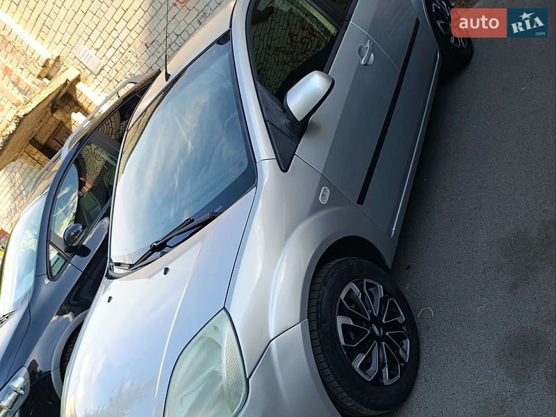Хэтчбек Ford Fiesta 2005 в Луцке