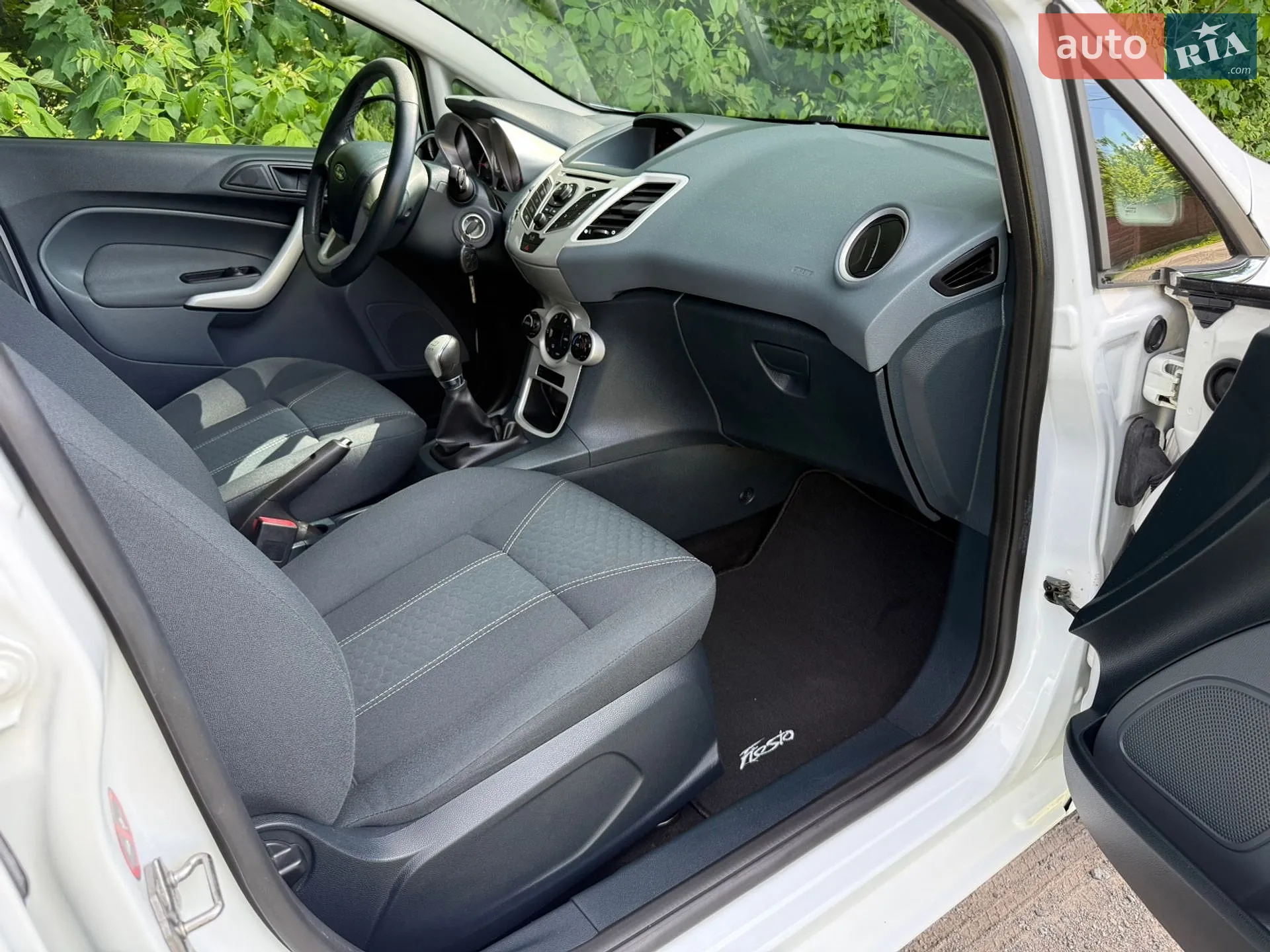2011 Ford Fiesta - мініатюра 17