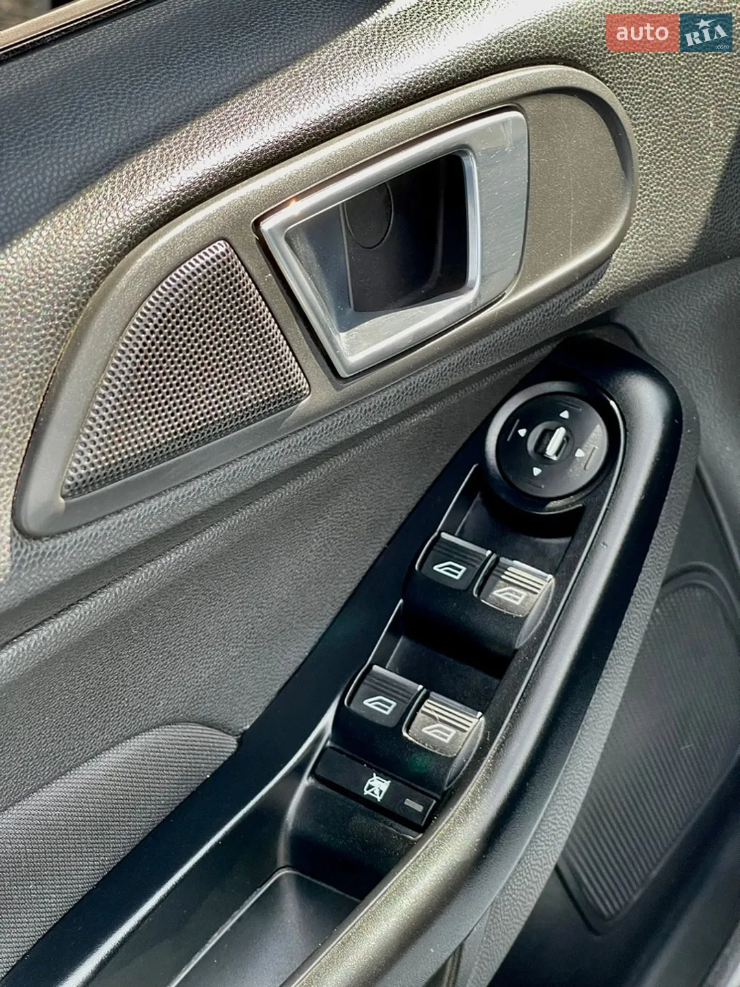2013 Ford Fiesta - мініатюра 18