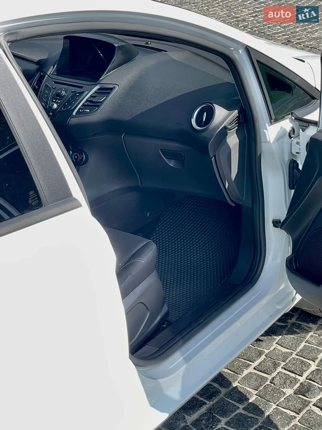 2013 Ford Fiesta - мініатюра 20