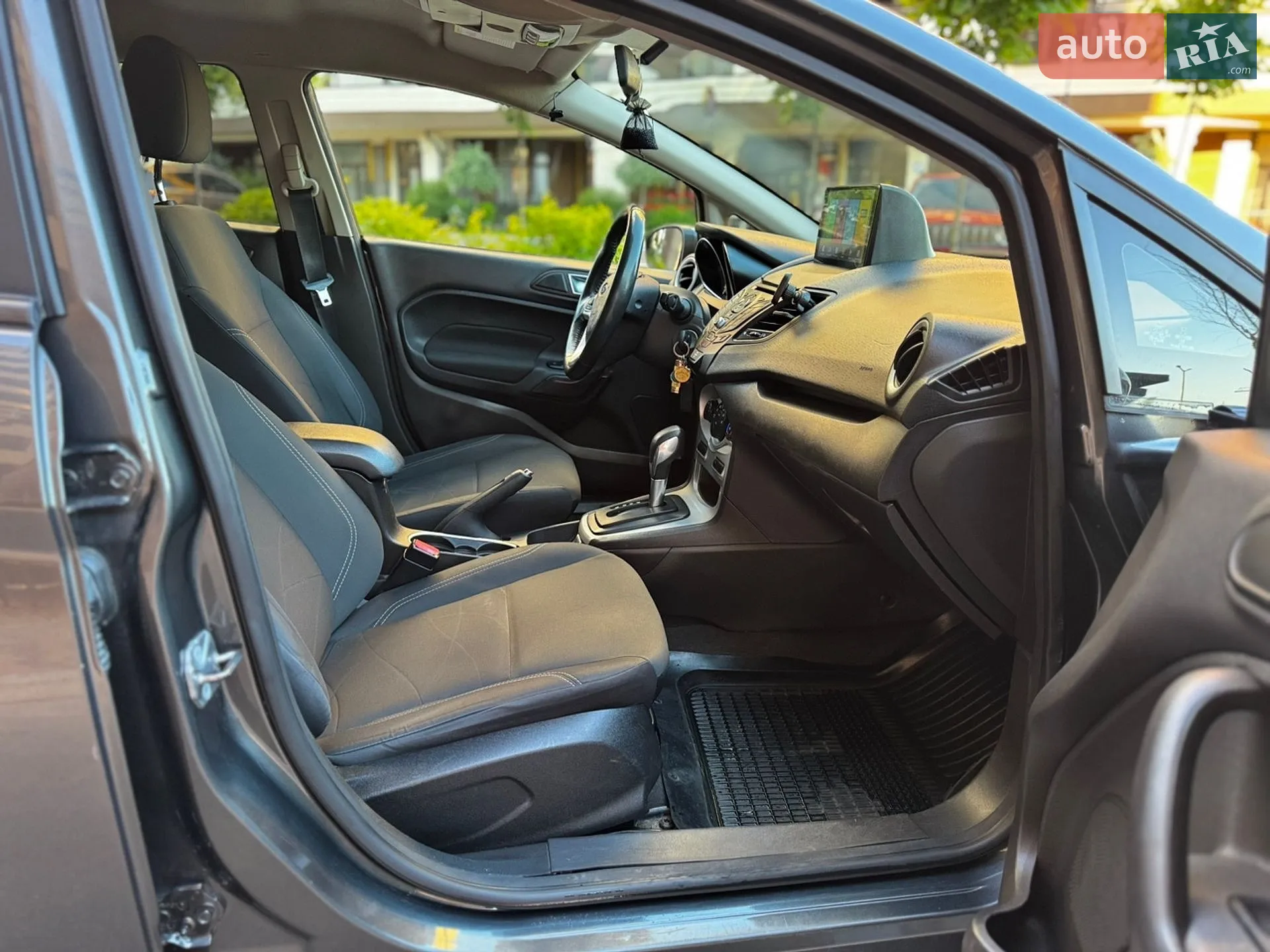 2015 Ford Fiesta - мініатюра 21