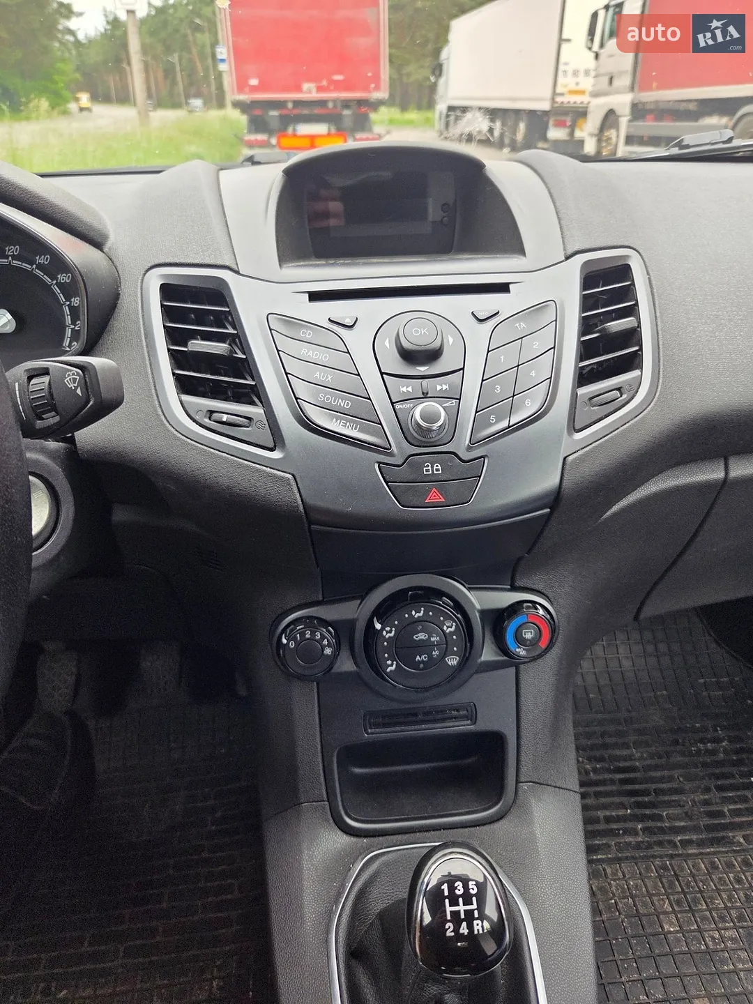 2013 Ford Fiesta - мініатюра 8
