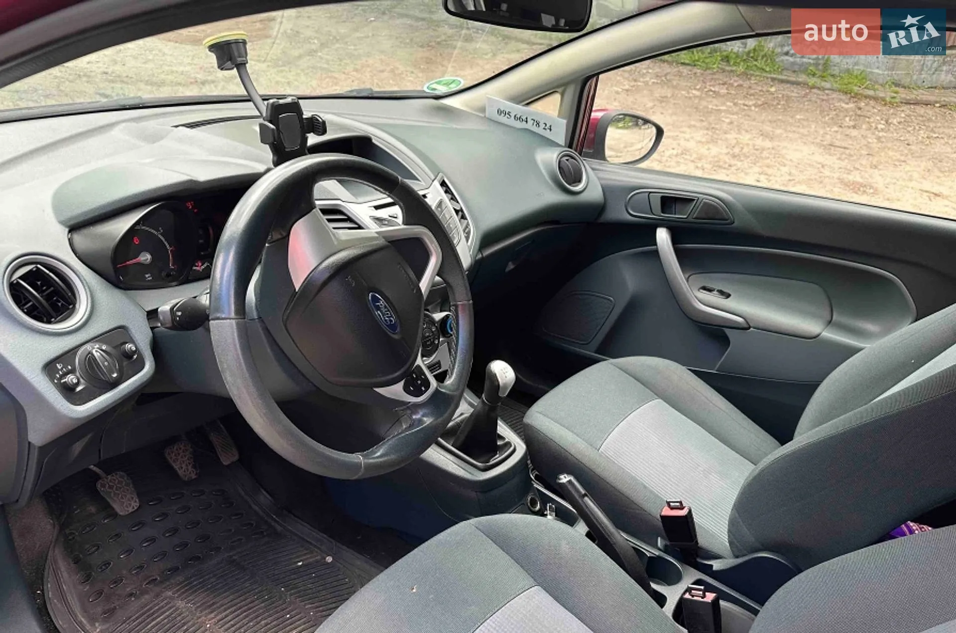 2010 Ford Fiesta - мініатюра 11