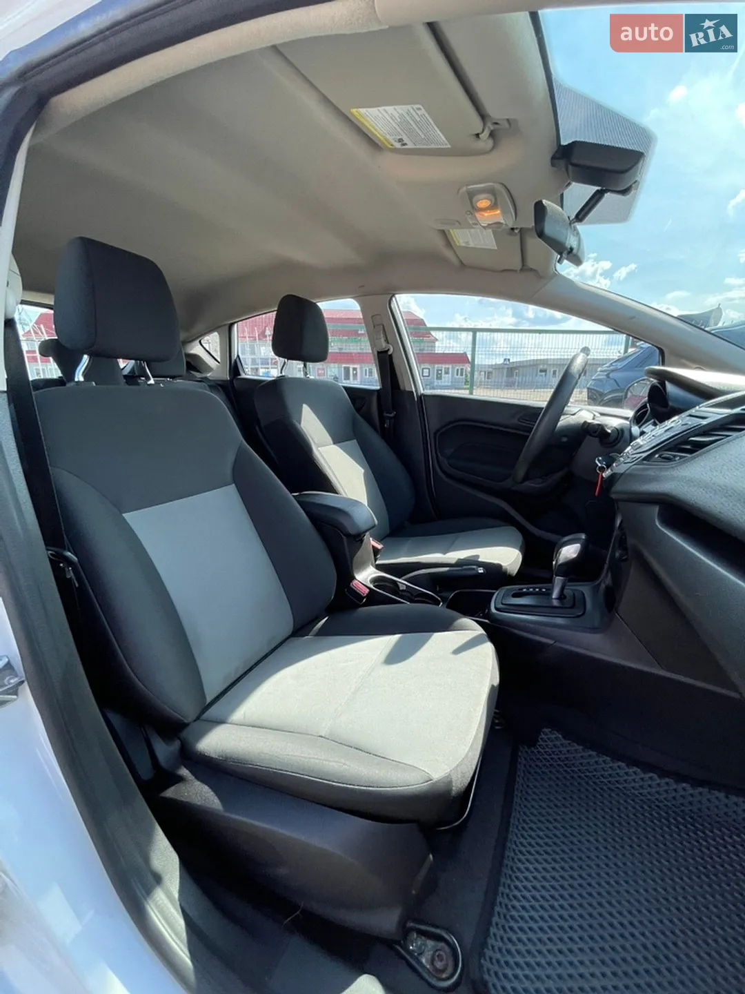2017 Ford Fiesta - мініатюра 17
