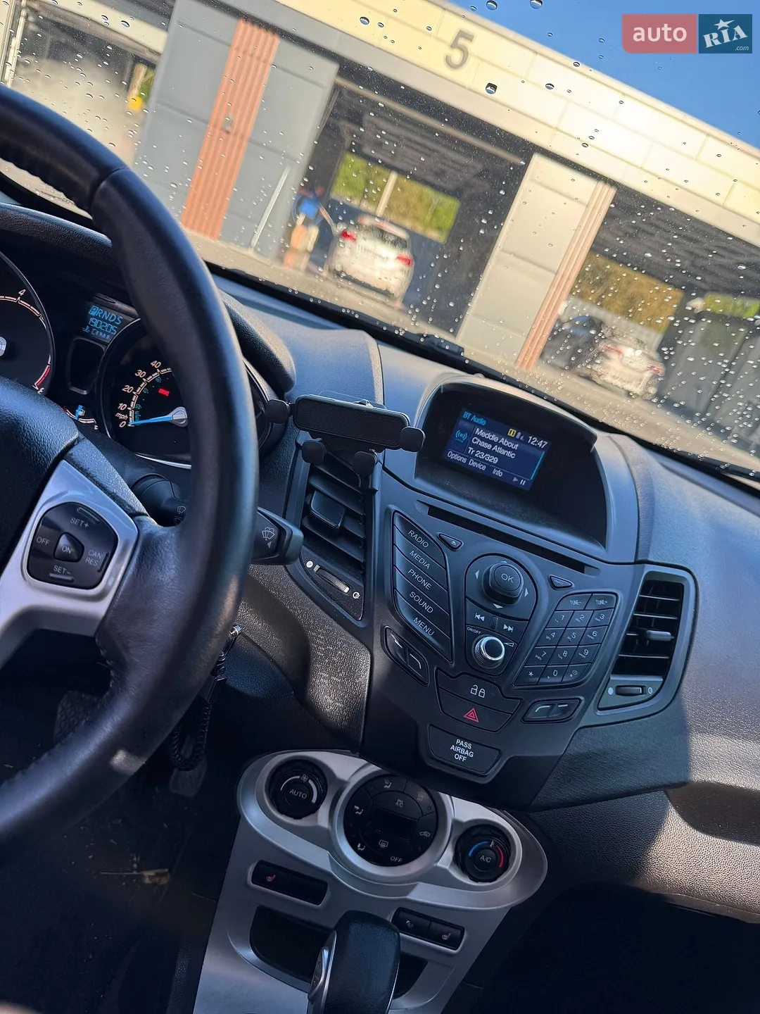 2014 Ford Fiesta - мініатюра 24