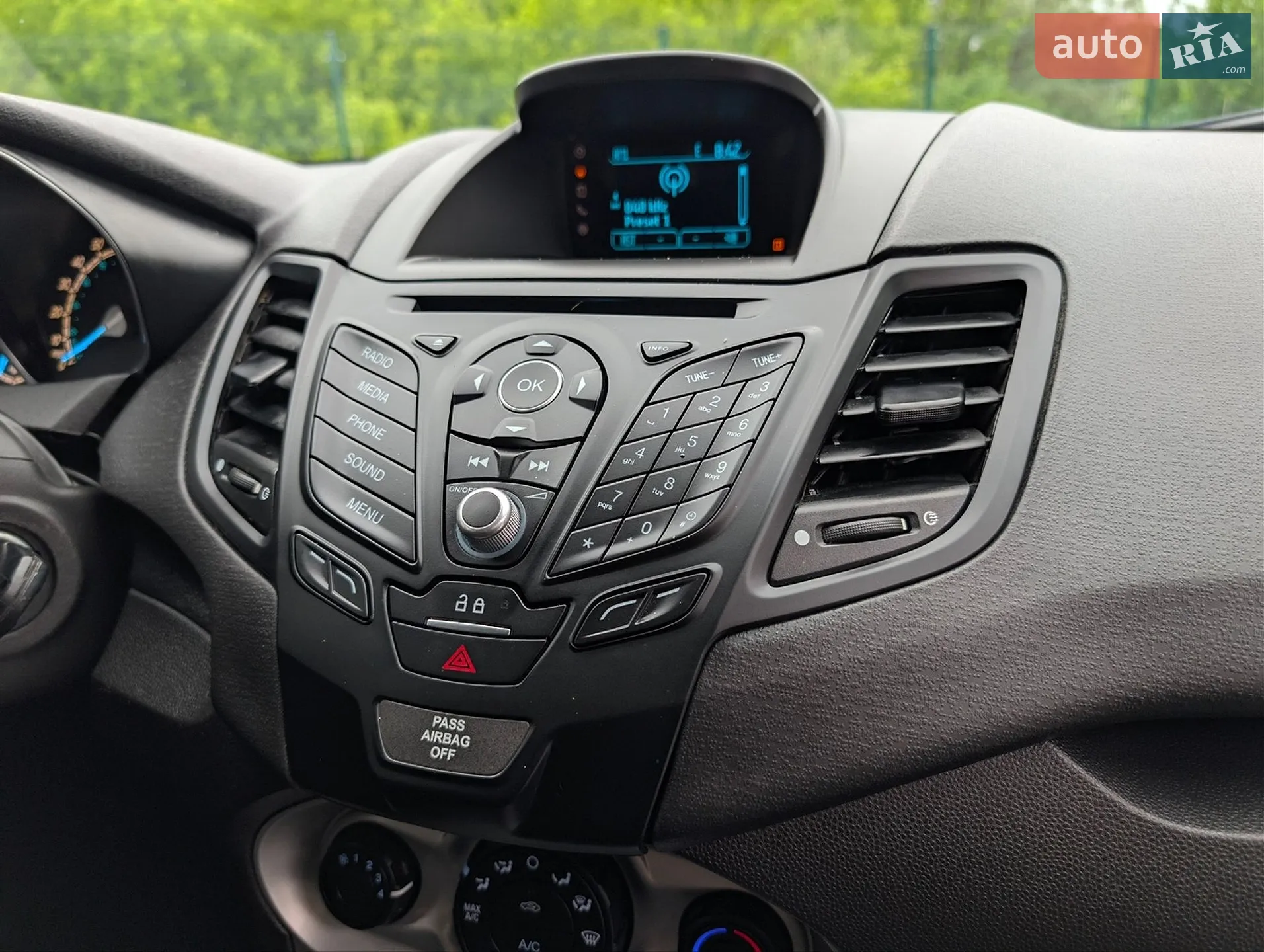 2016 Ford Fiesta - мініатюра 28