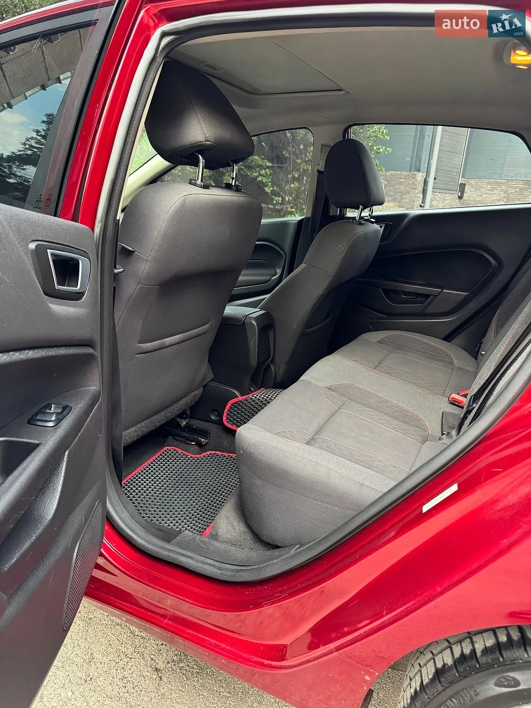 2014 Ford Fiesta - мініатюра 8