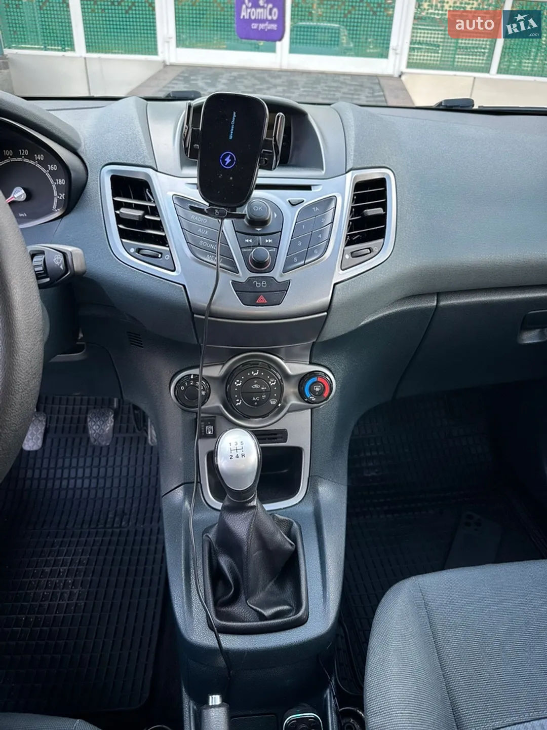 2010 Ford Fiesta - мініатюра 18