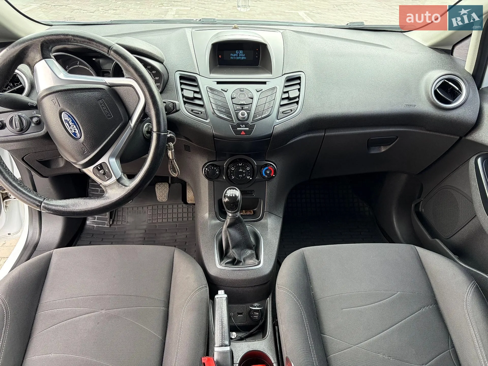 2015 Ford Fiesta - мініатюра 13