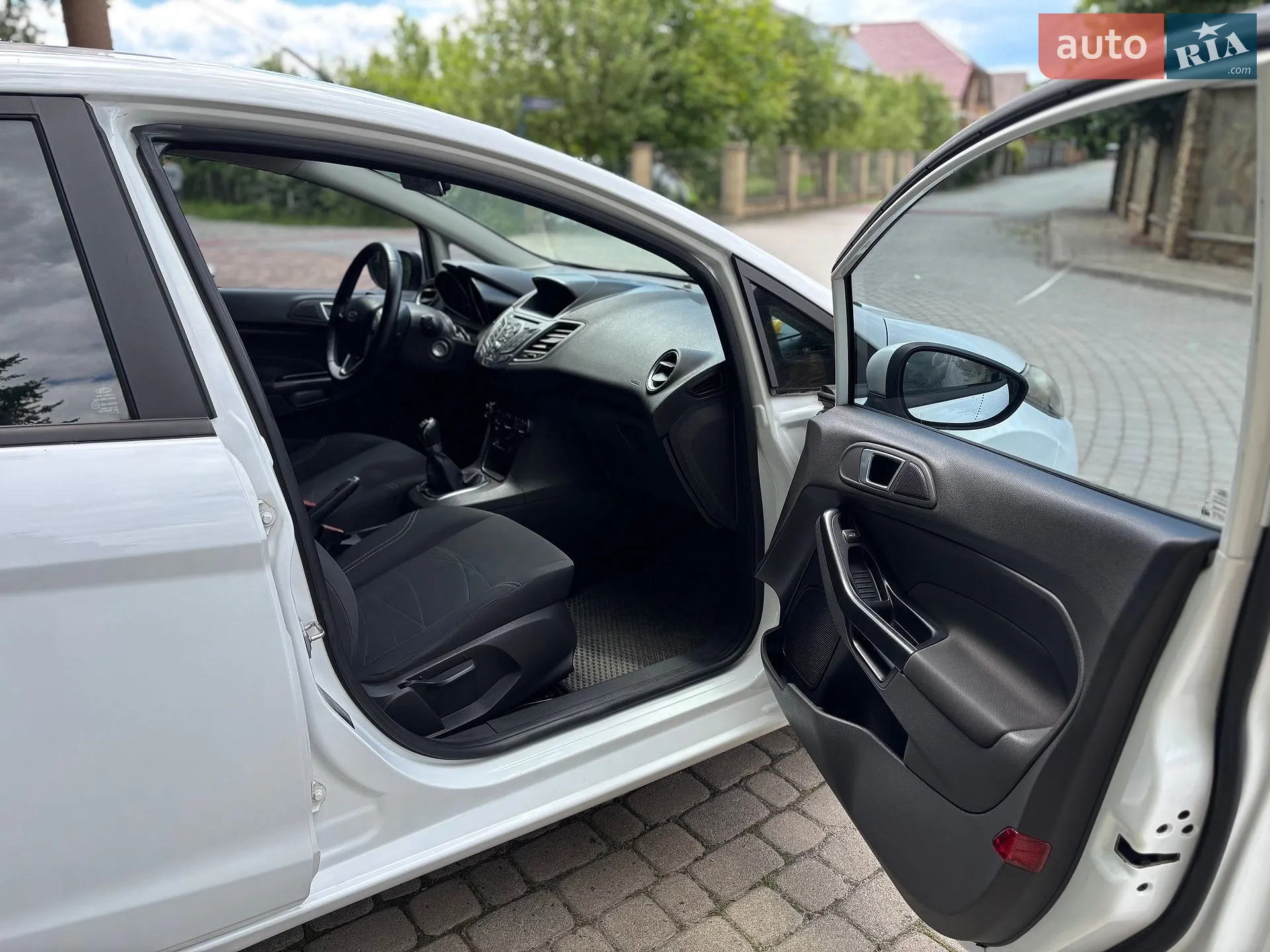 2015 Ford Fiesta - мініатюра 9