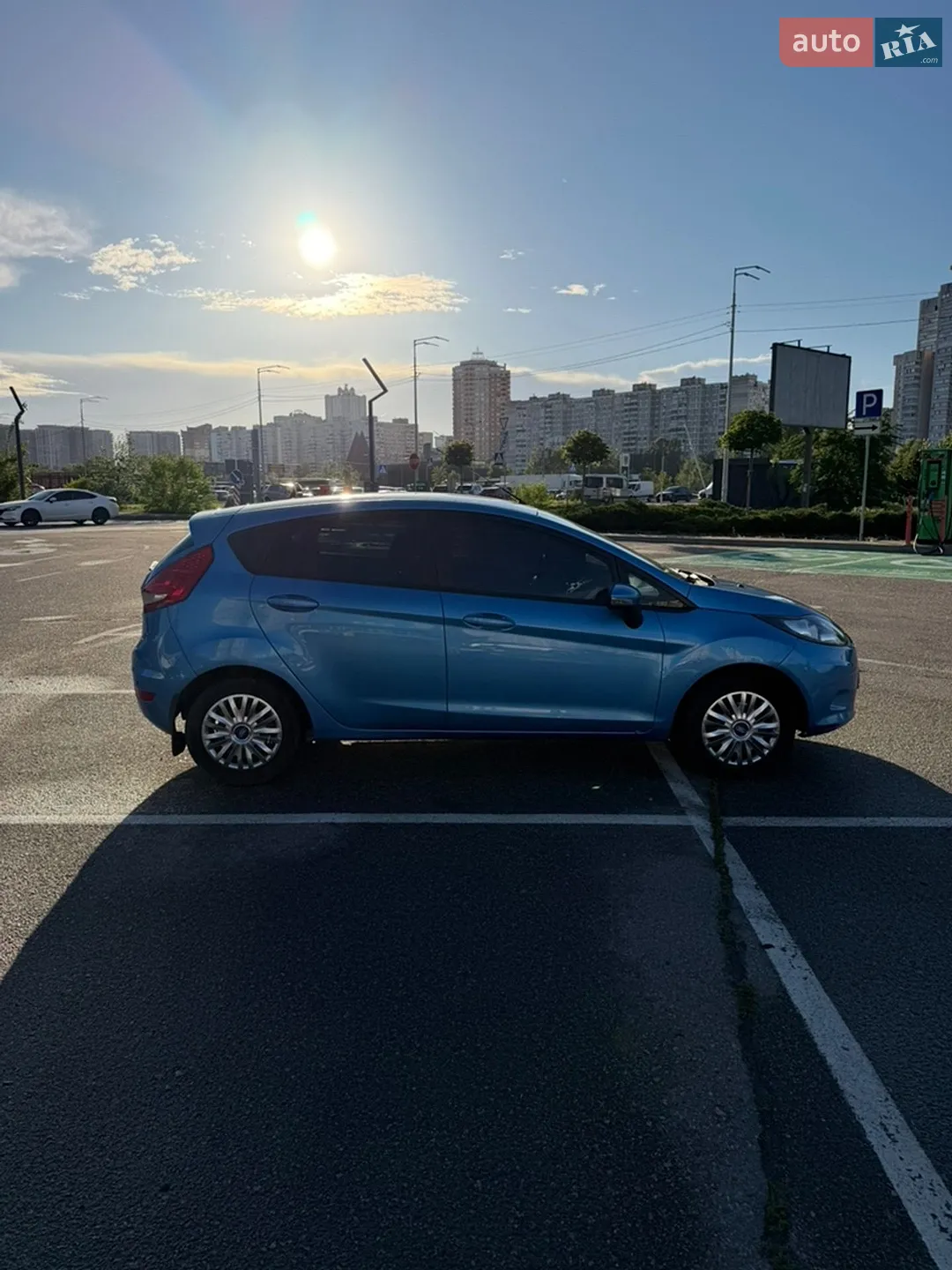 2010 Ford Fiesta - мініатюра 4