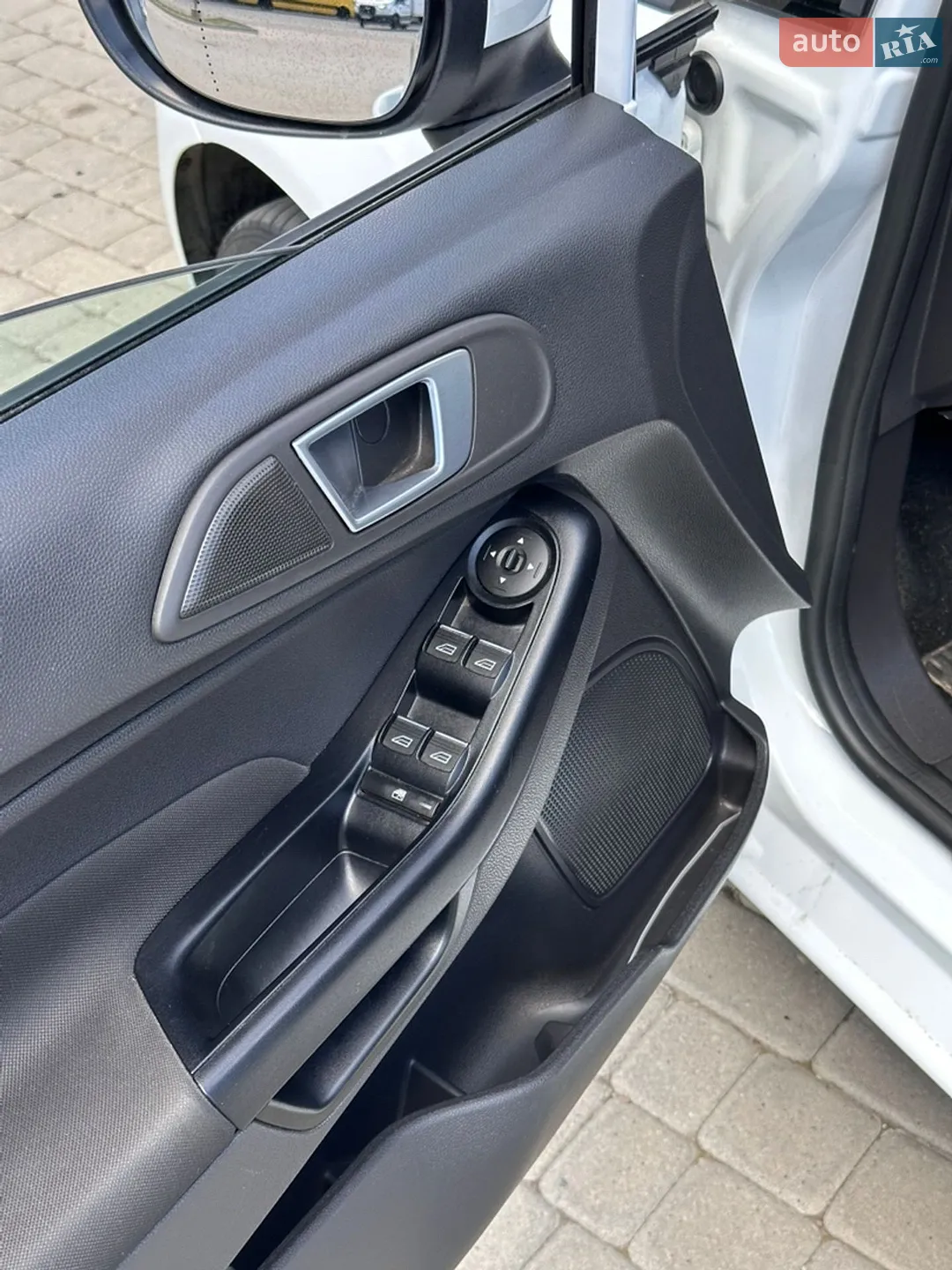 2016 Ford Fiesta - мініатюра 9
