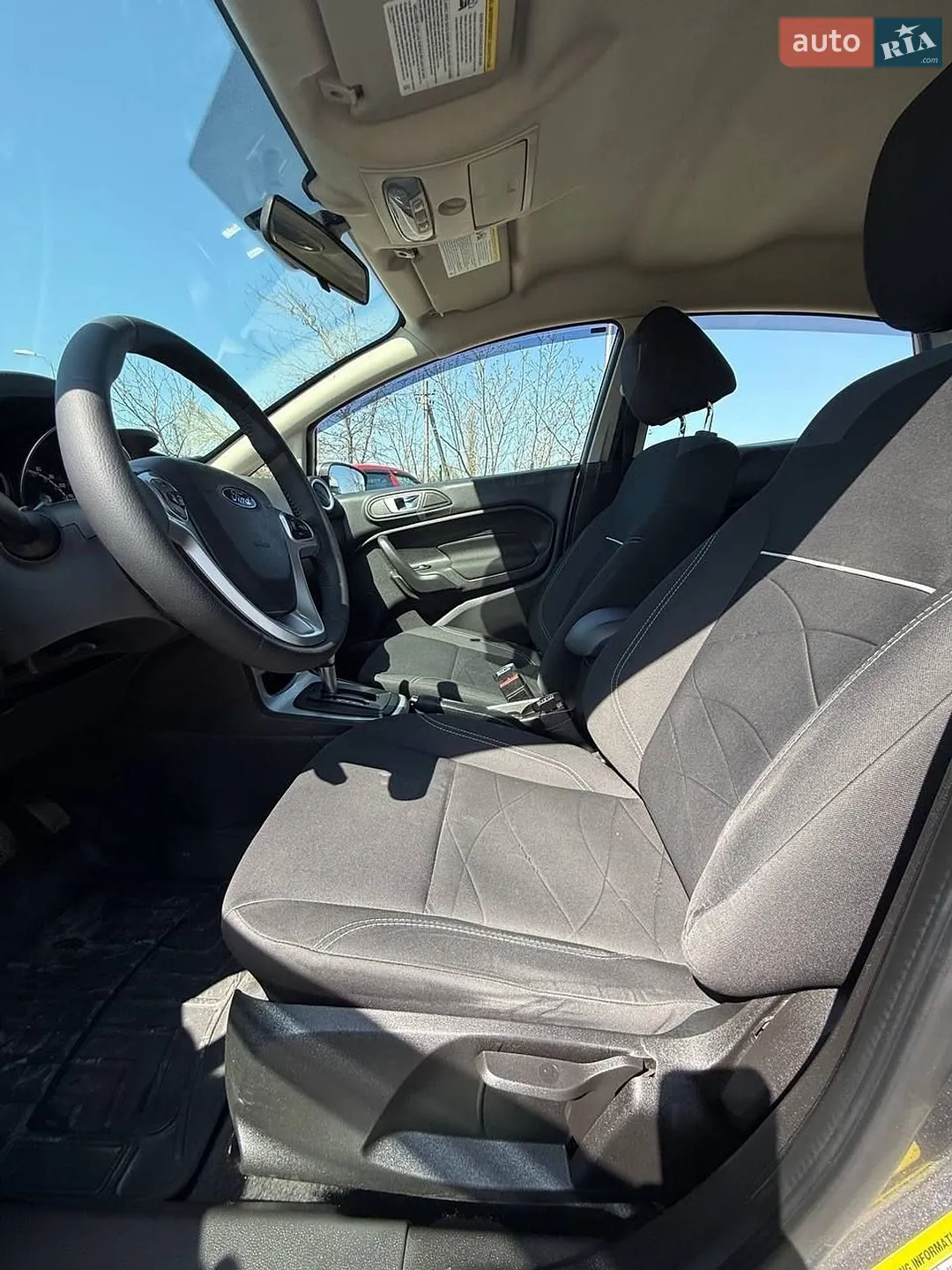 2013 Ford Fiesta - мініатюра 11