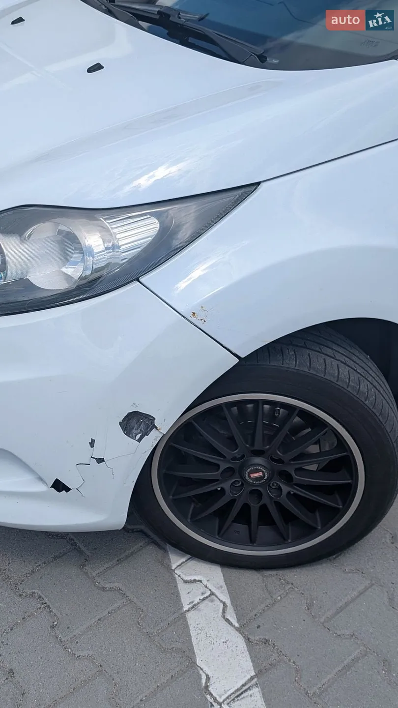 2012 Ford Fiesta - мініатюра 4