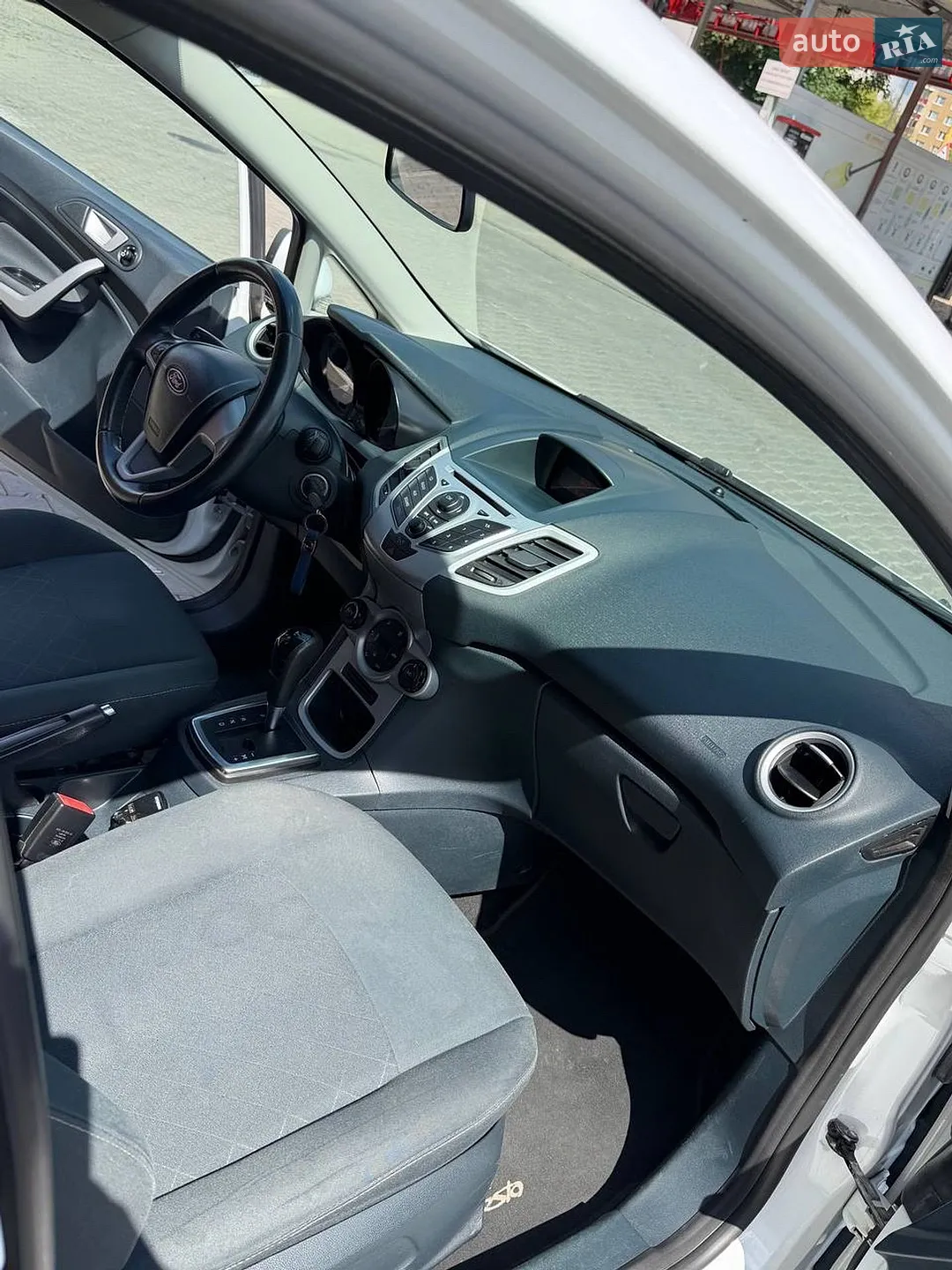 2012 Ford Fiesta - мініатюра 10
