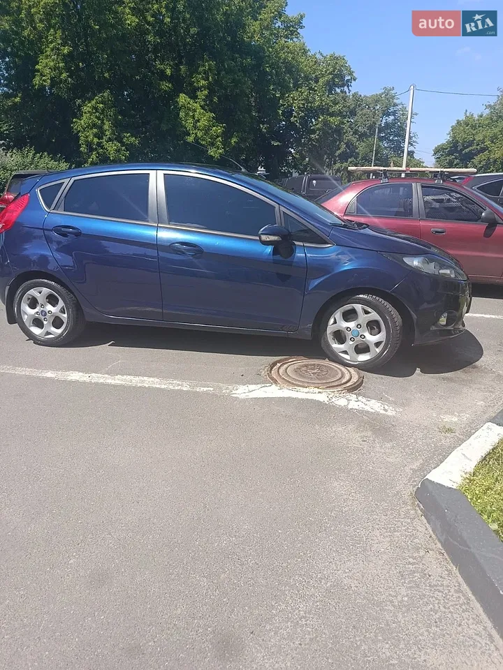 2013 Ford Fiesta - мініатюра 10