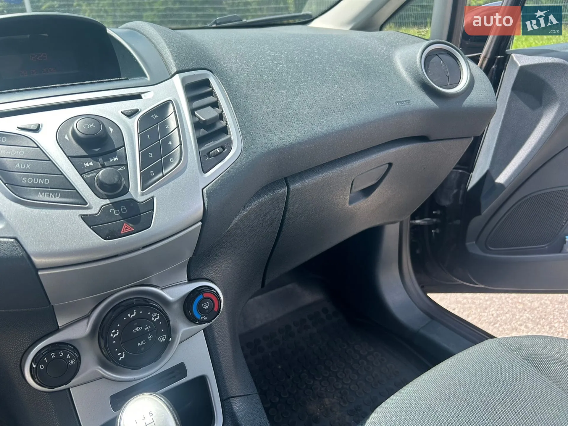 2012 Ford Fiesta - мініатюра 21