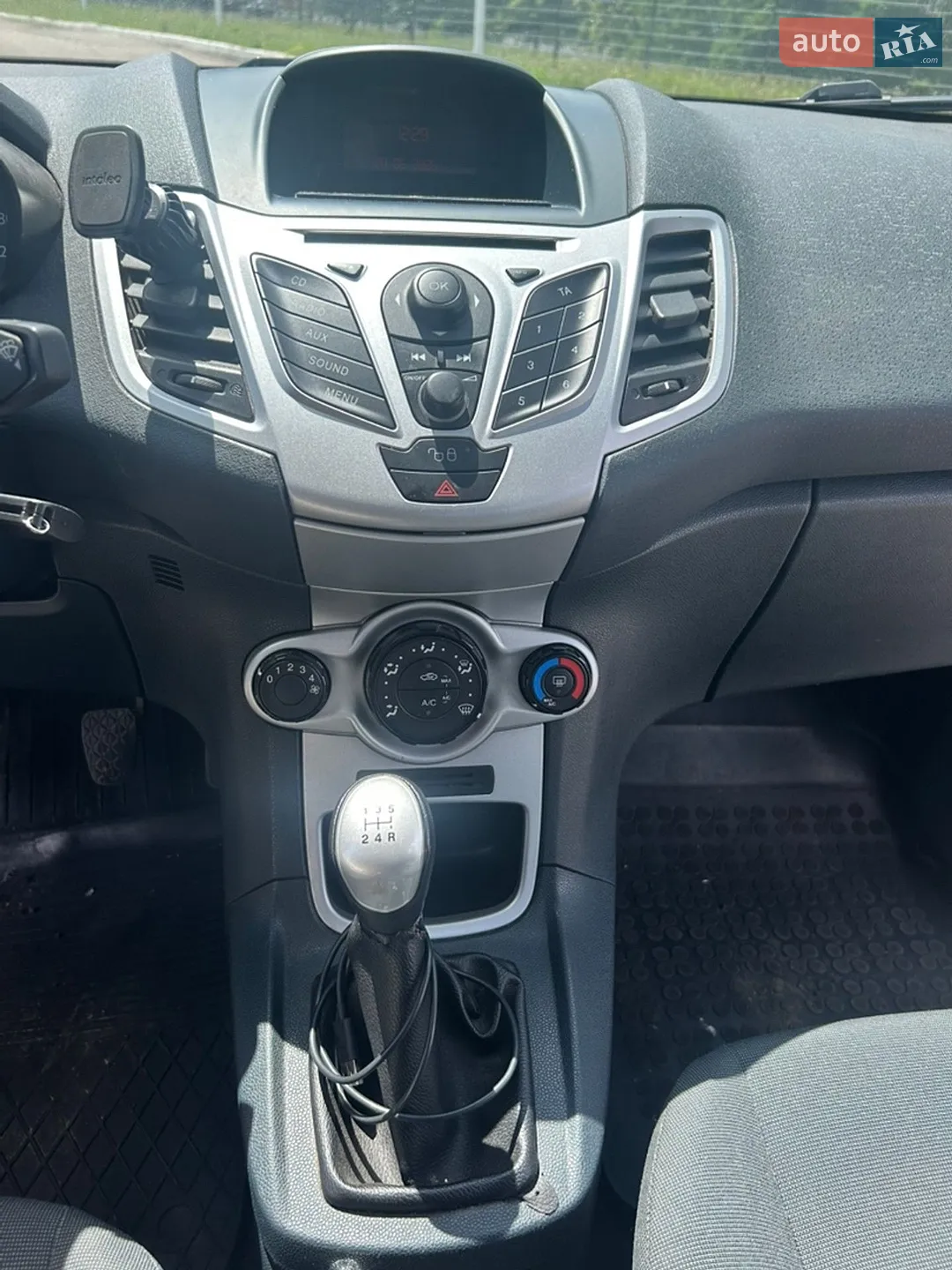 2012 Ford Fiesta - мініатюра 25