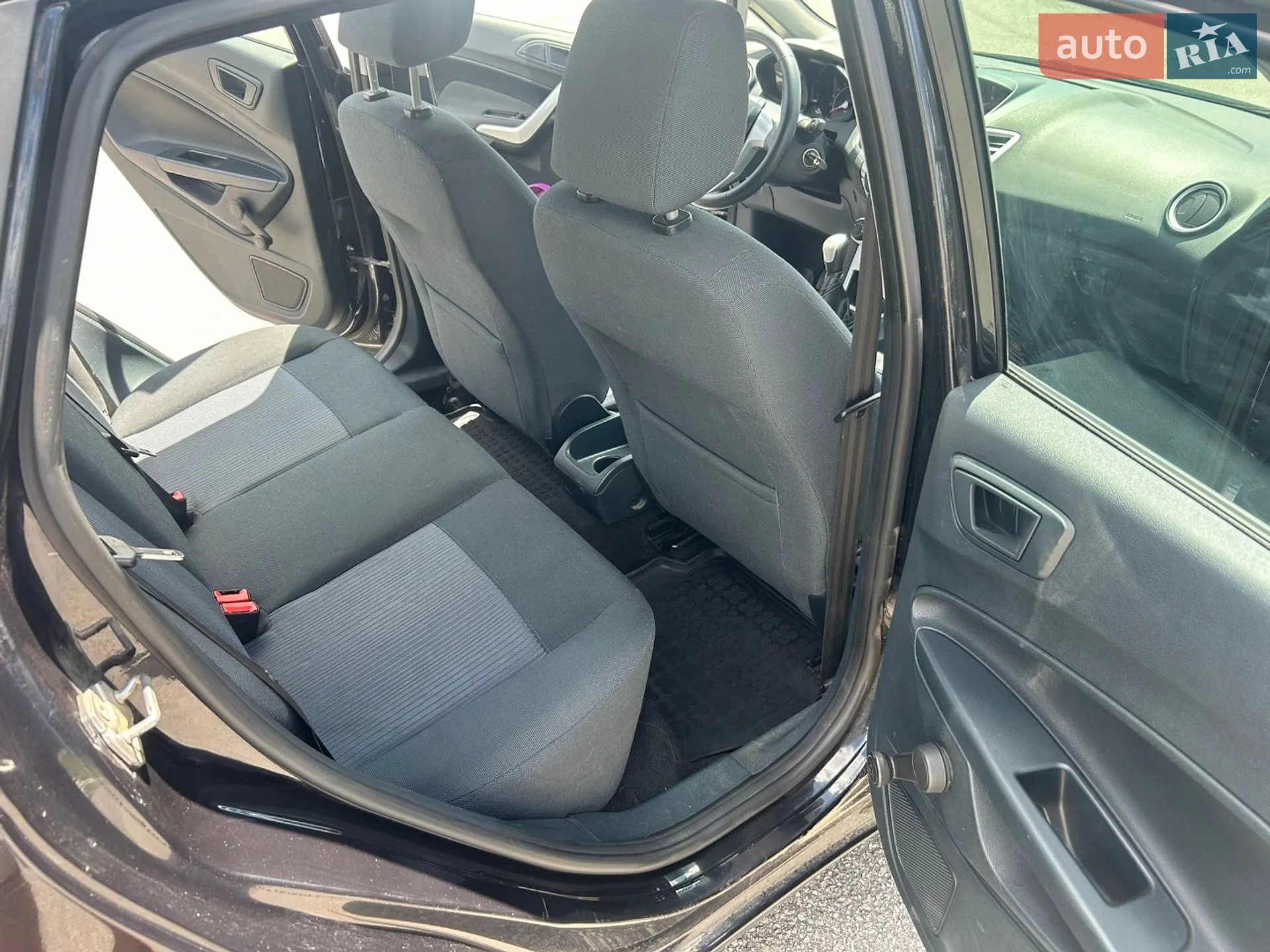 2012 Ford Fiesta - мініатюра 33