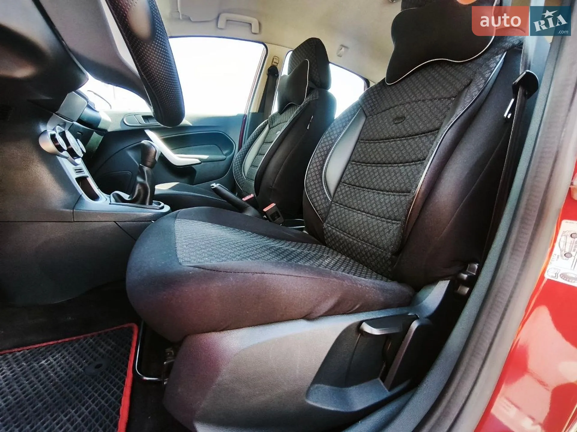2012 Ford Fiesta - мініатюра 17