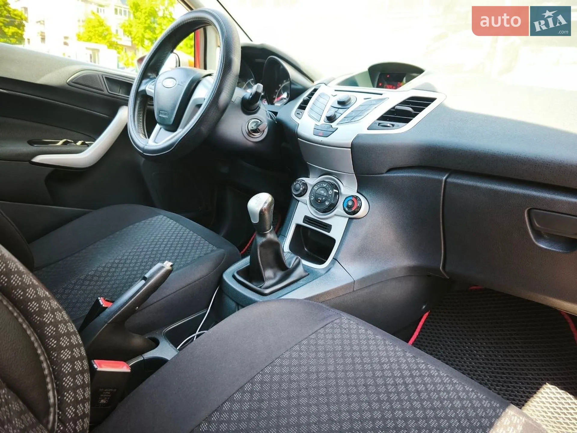 2012 Ford Fiesta - мініатюра 27