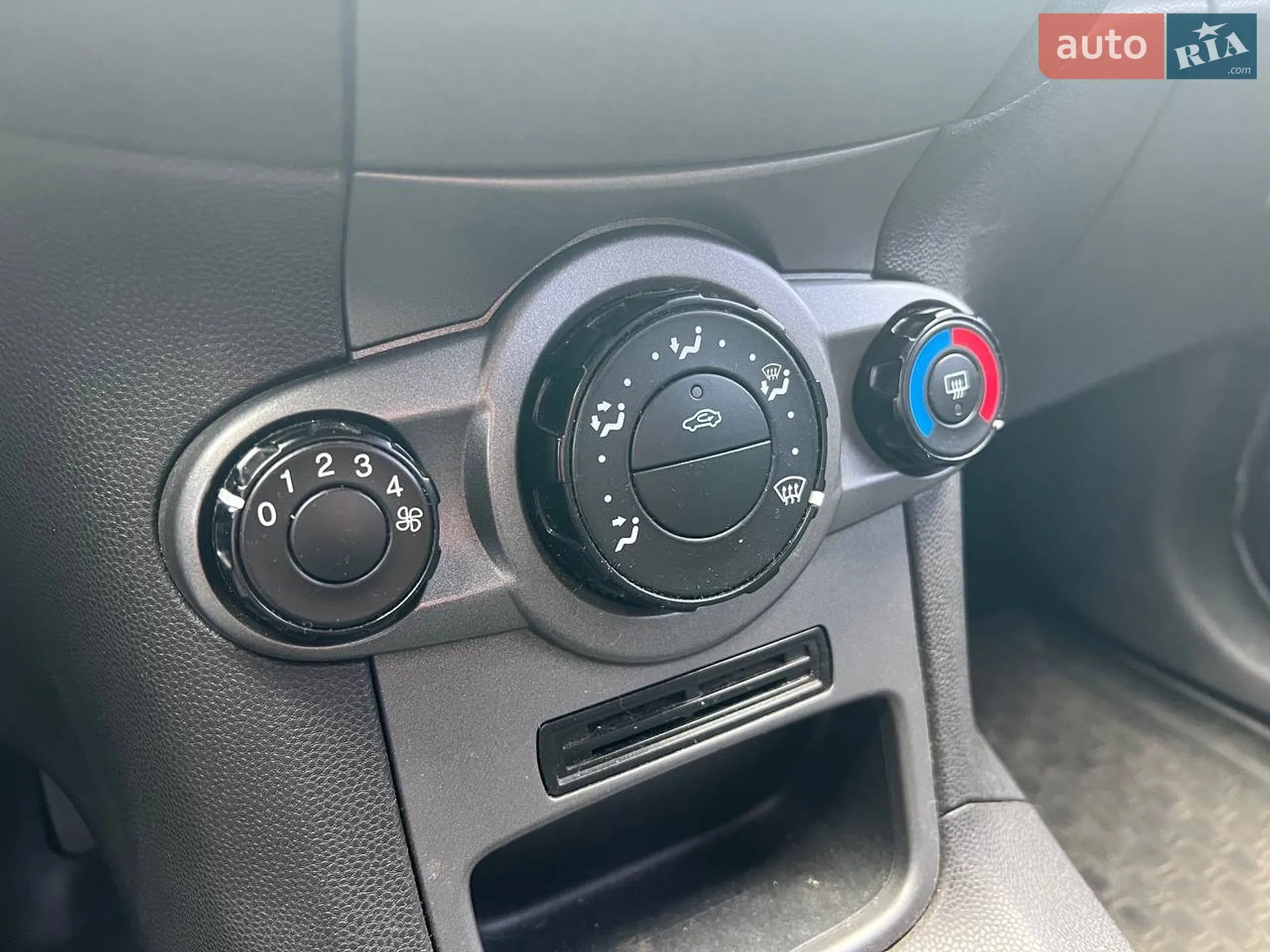 2014 Ford Fiesta - мініатюра 21