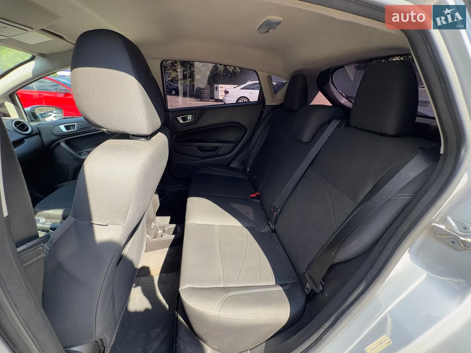 2015 Ford Fiesta - мініатюра 25