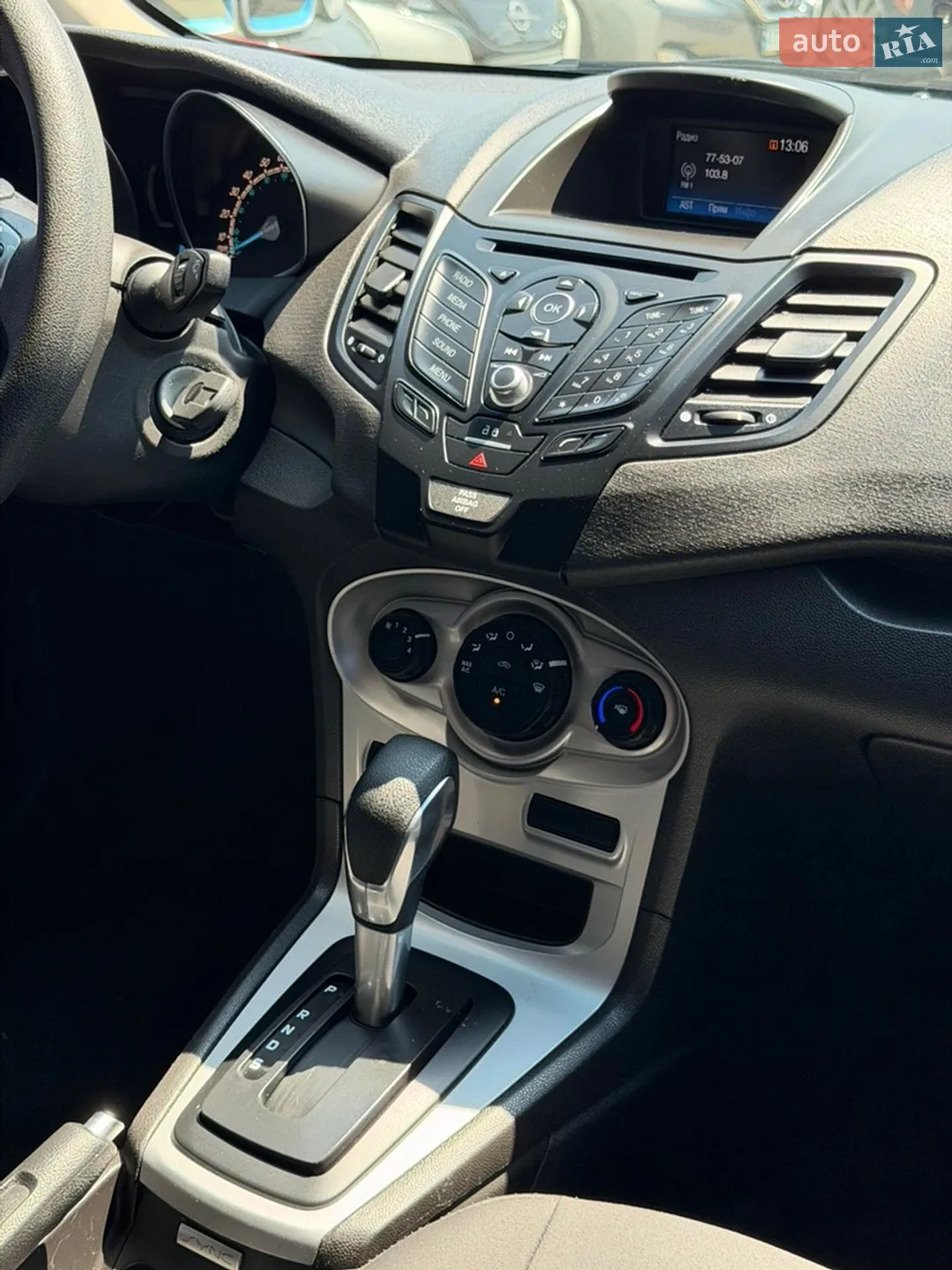 2018 Ford Fiesta - мініатюра 33