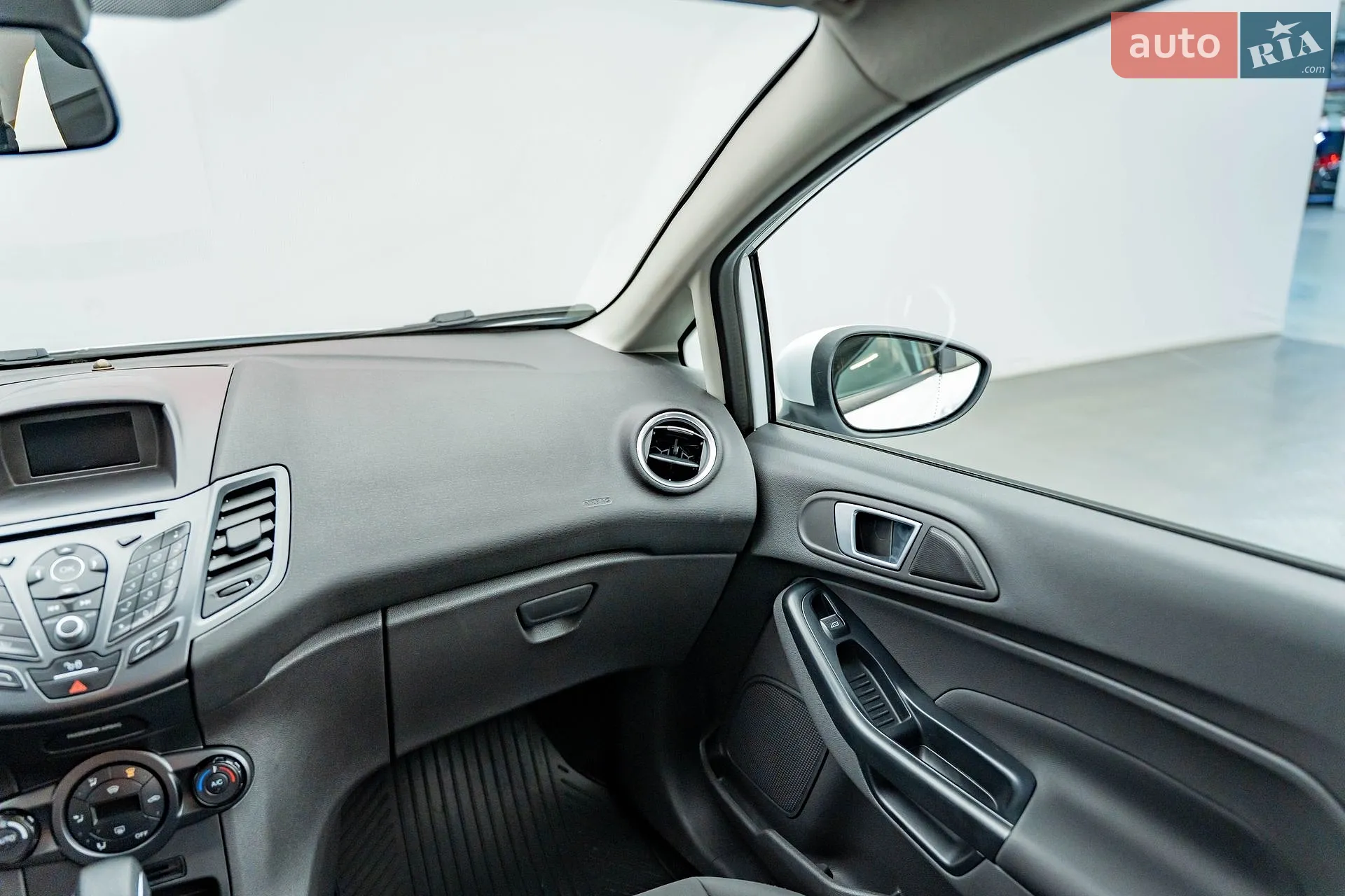 2016 Ford Fiesta - мініатюра 11