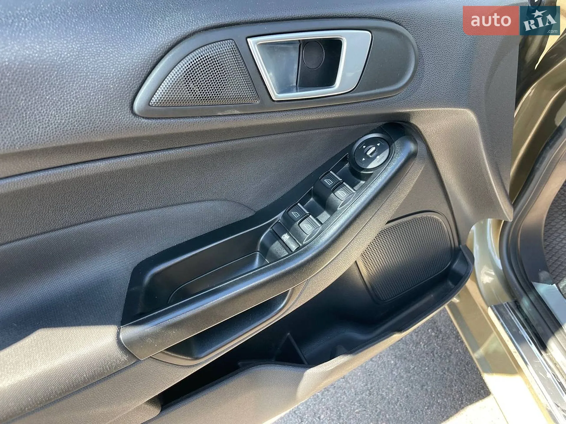 2013 Ford Fiesta - мініатюра 16