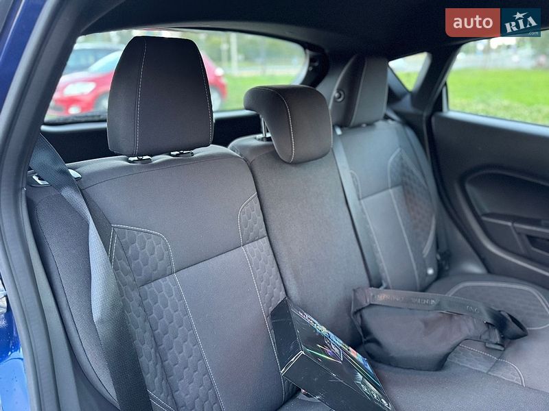 Хэтчбек Ford Fiesta 2015 в Киеве