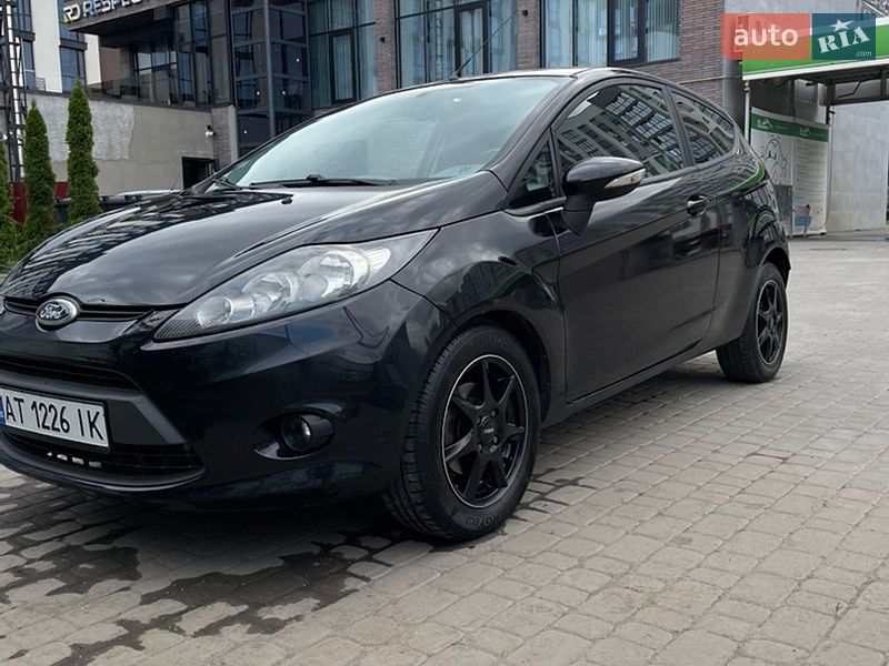Хэтчбек Ford Fiesta 2010 в Ивано-Франковске