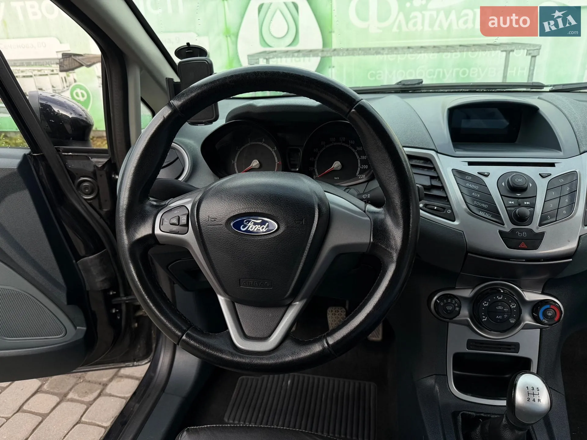 2010 Ford Fiesta - мініатюра 8