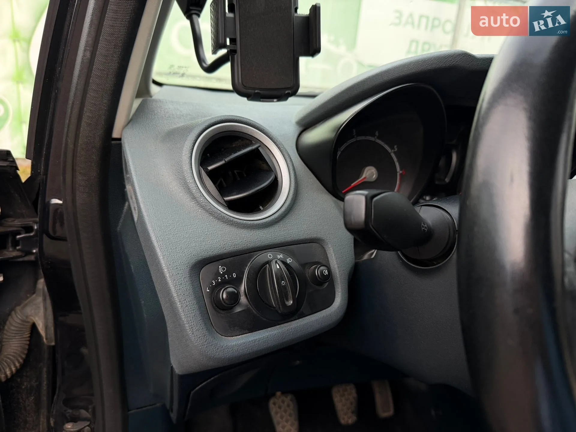 2010 Ford Fiesta - мініатюра 11