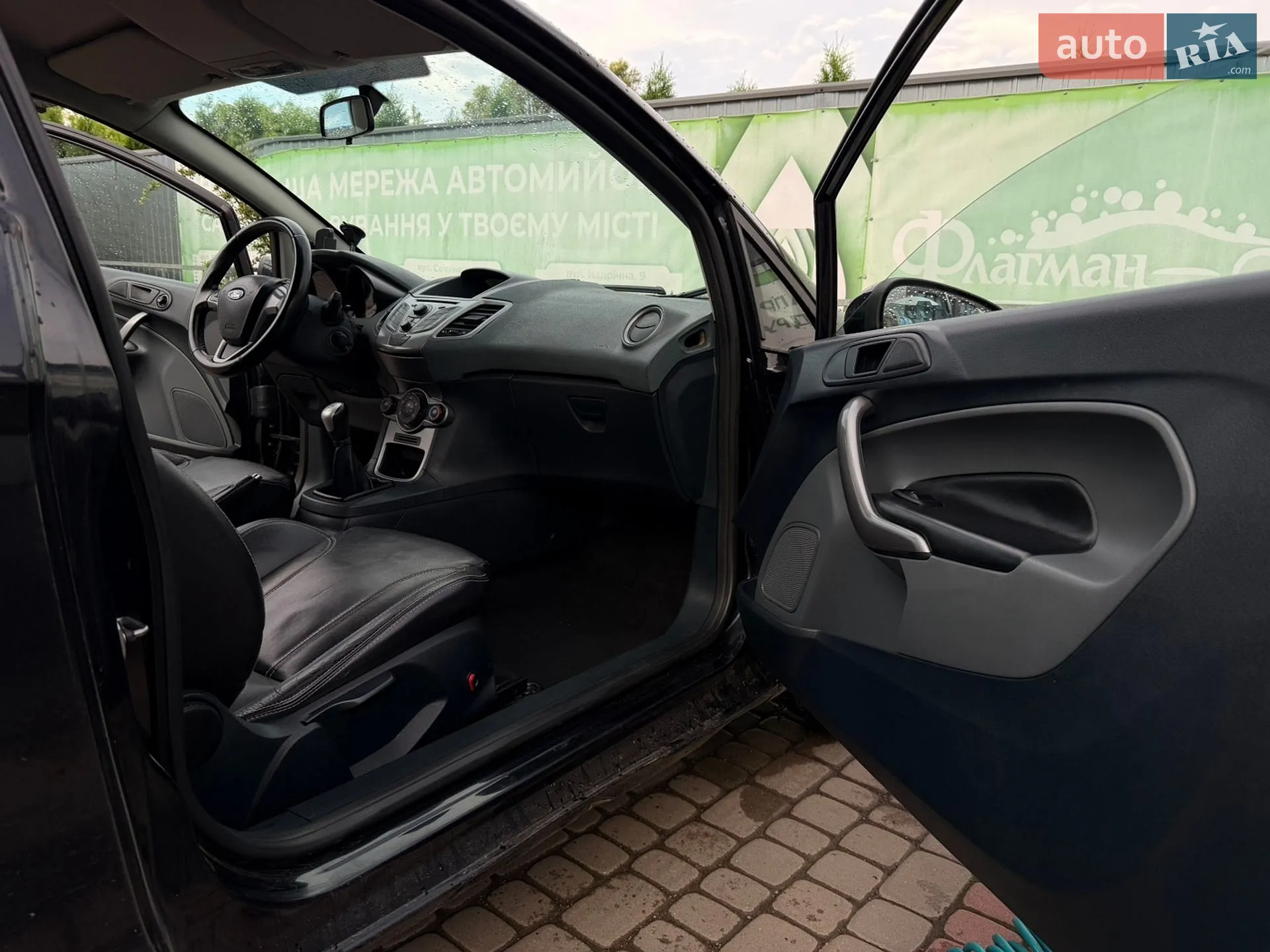 2010 Ford Fiesta - мініатюра 12