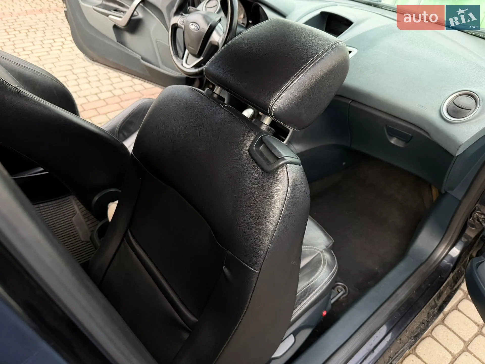 2010 Ford Fiesta - мініатюра 15