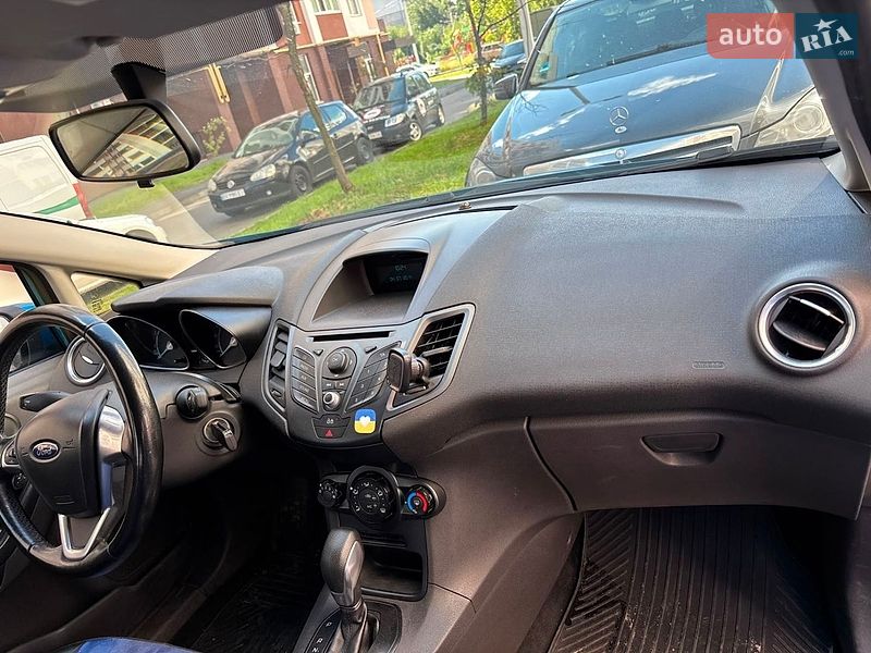 Хетчбек Ford Fiesta 2014 в Києві