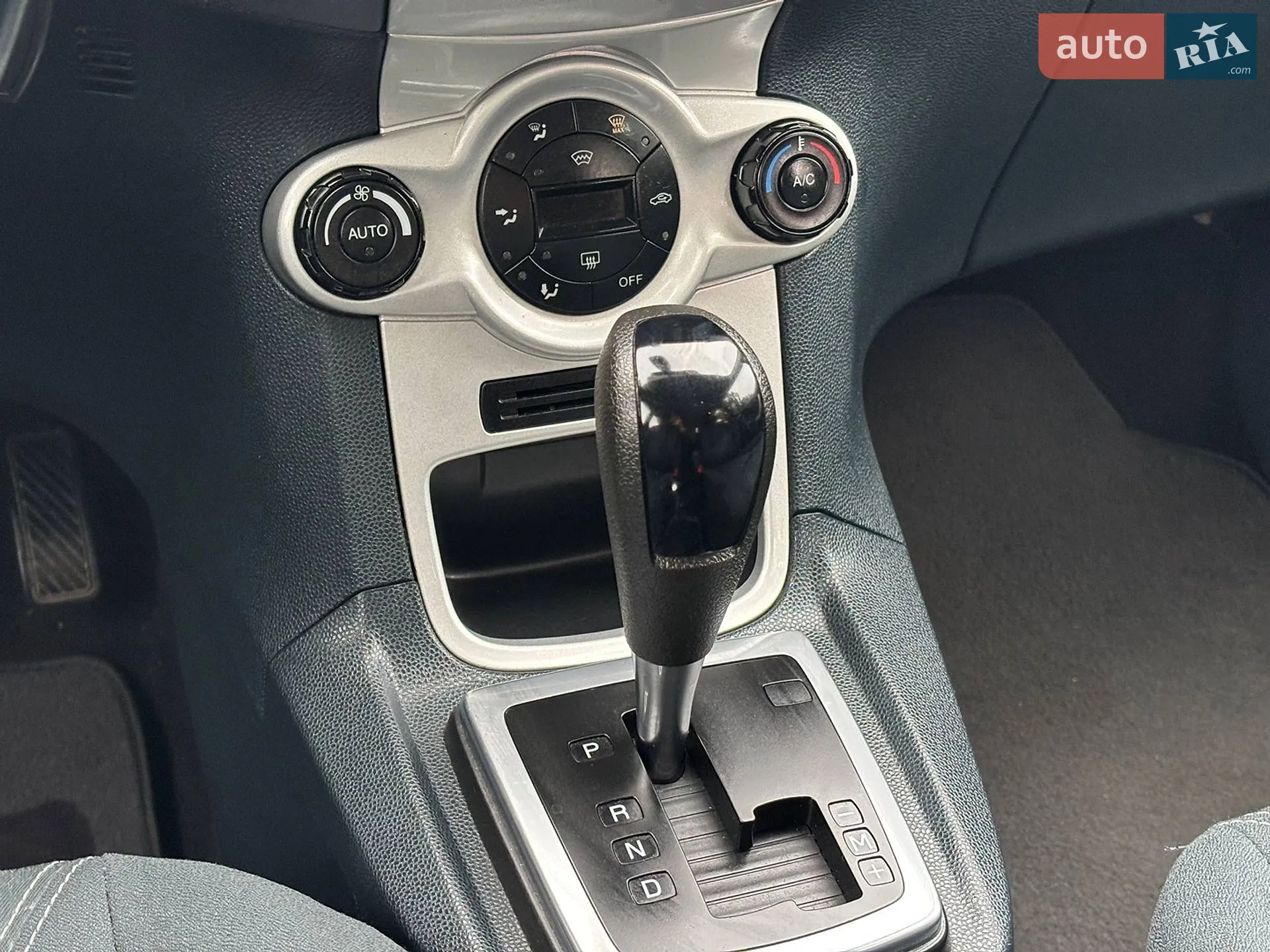 2010 Ford Fiesta - мініатюра 22