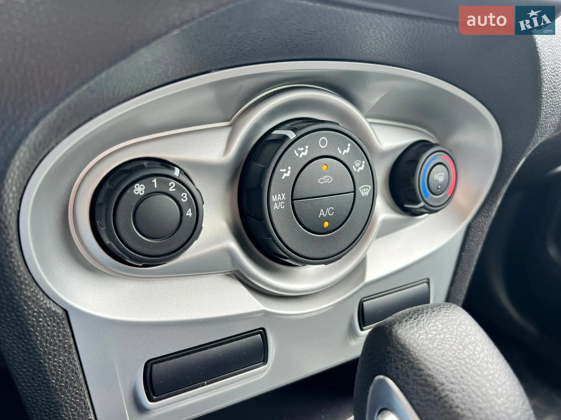 2019 Ford Fiesta - мініатюра 13