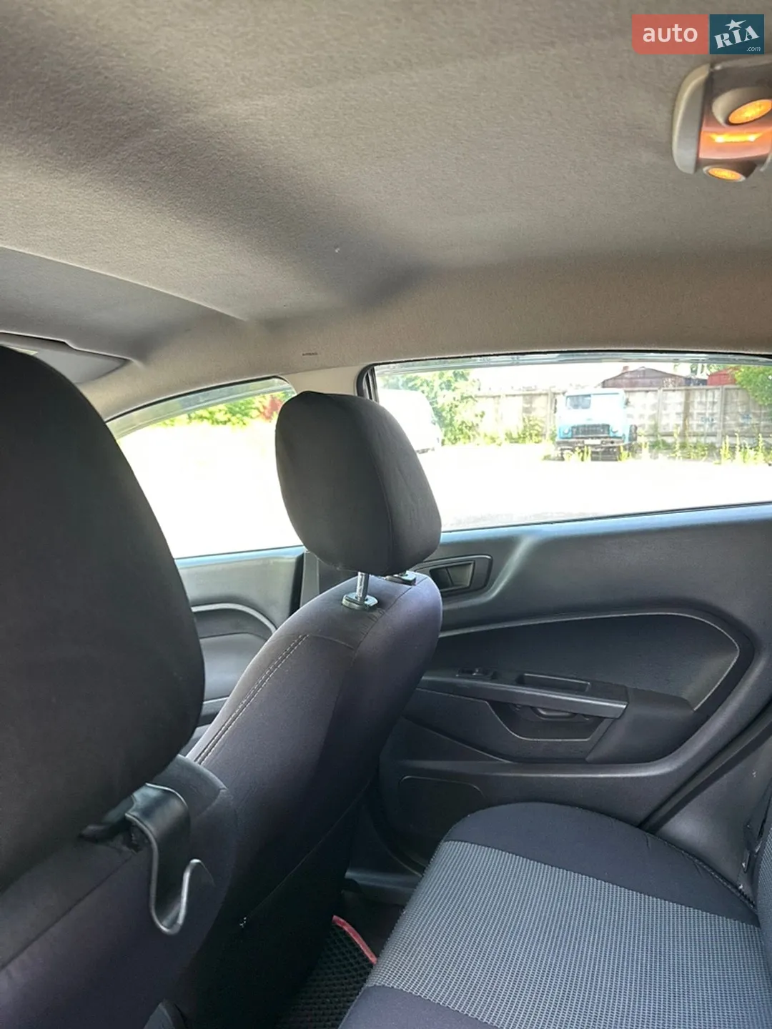 2011 Ford Fiesta - мініатюра 8