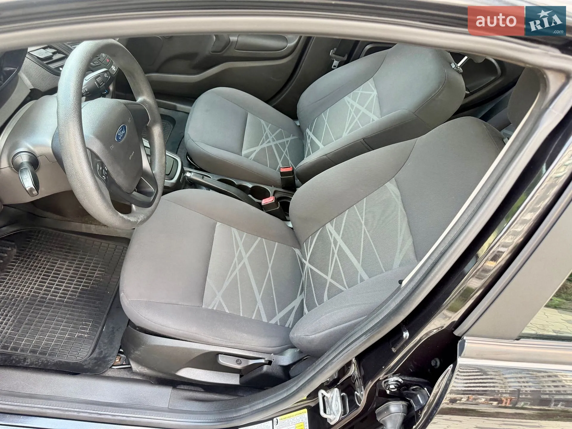 2015 Ford Fiesta - мініатюра 25
