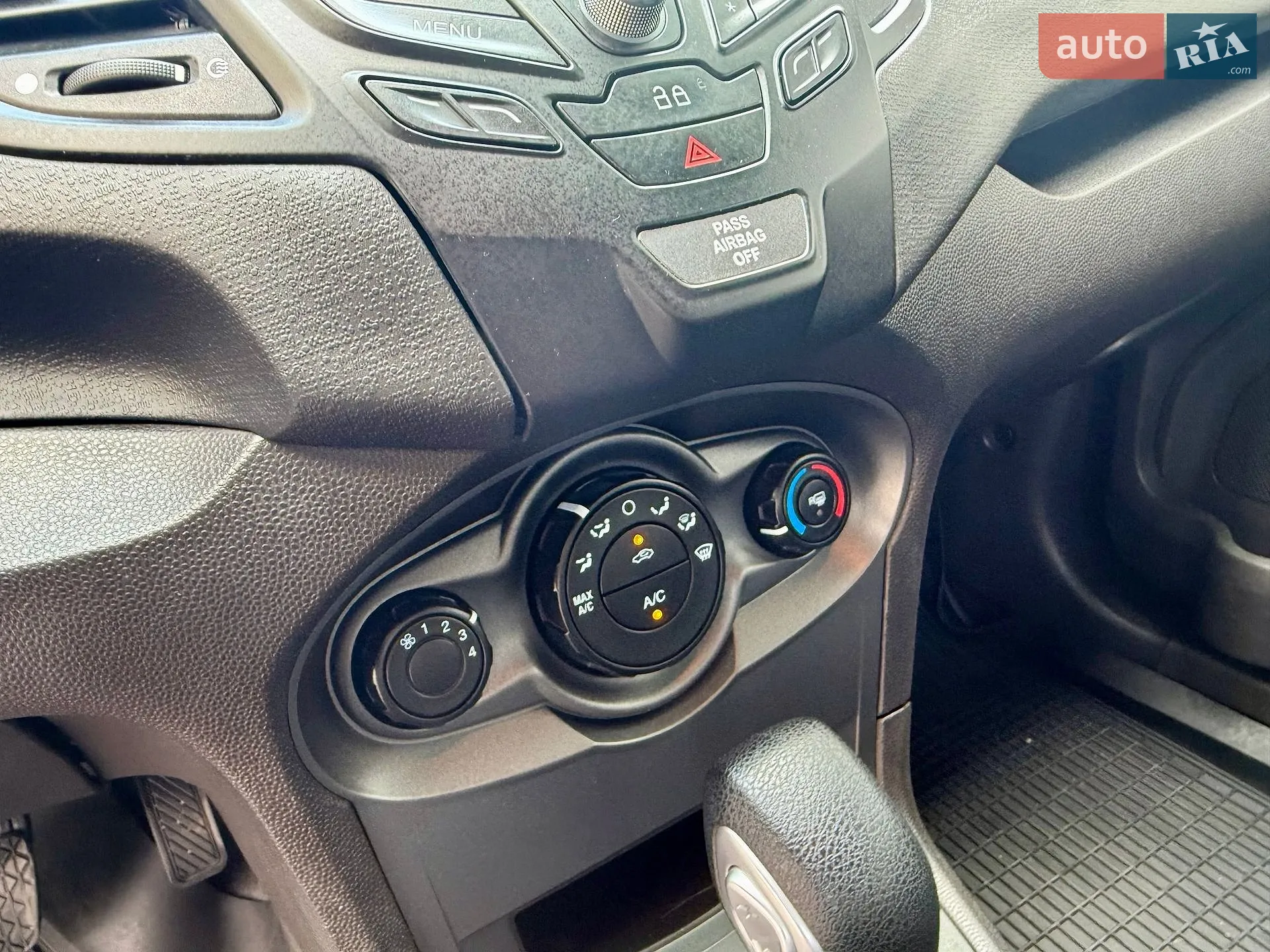2015 Ford Fiesta - мініатюра 68