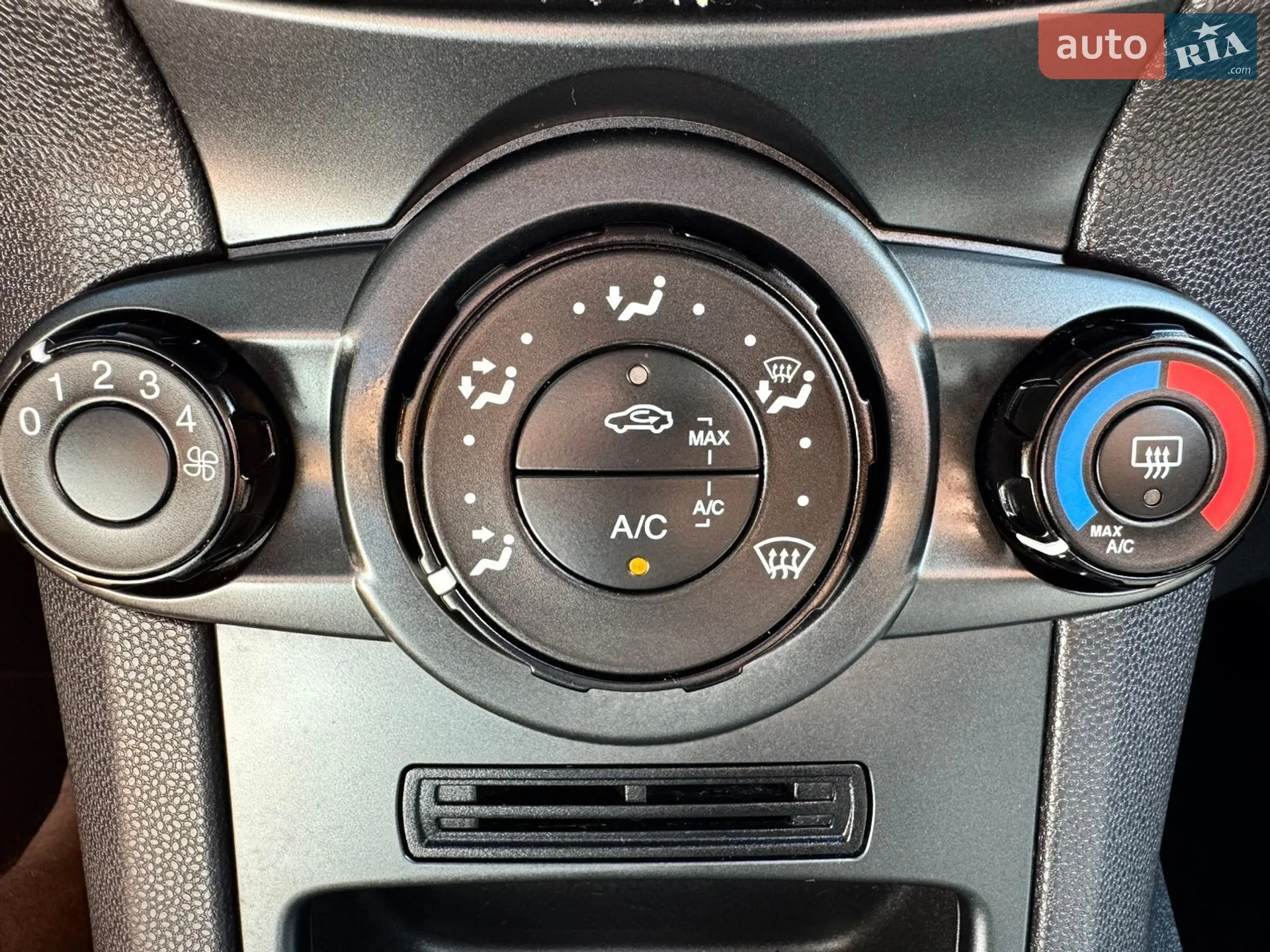 2013 Ford Fiesta - мініатюра 42