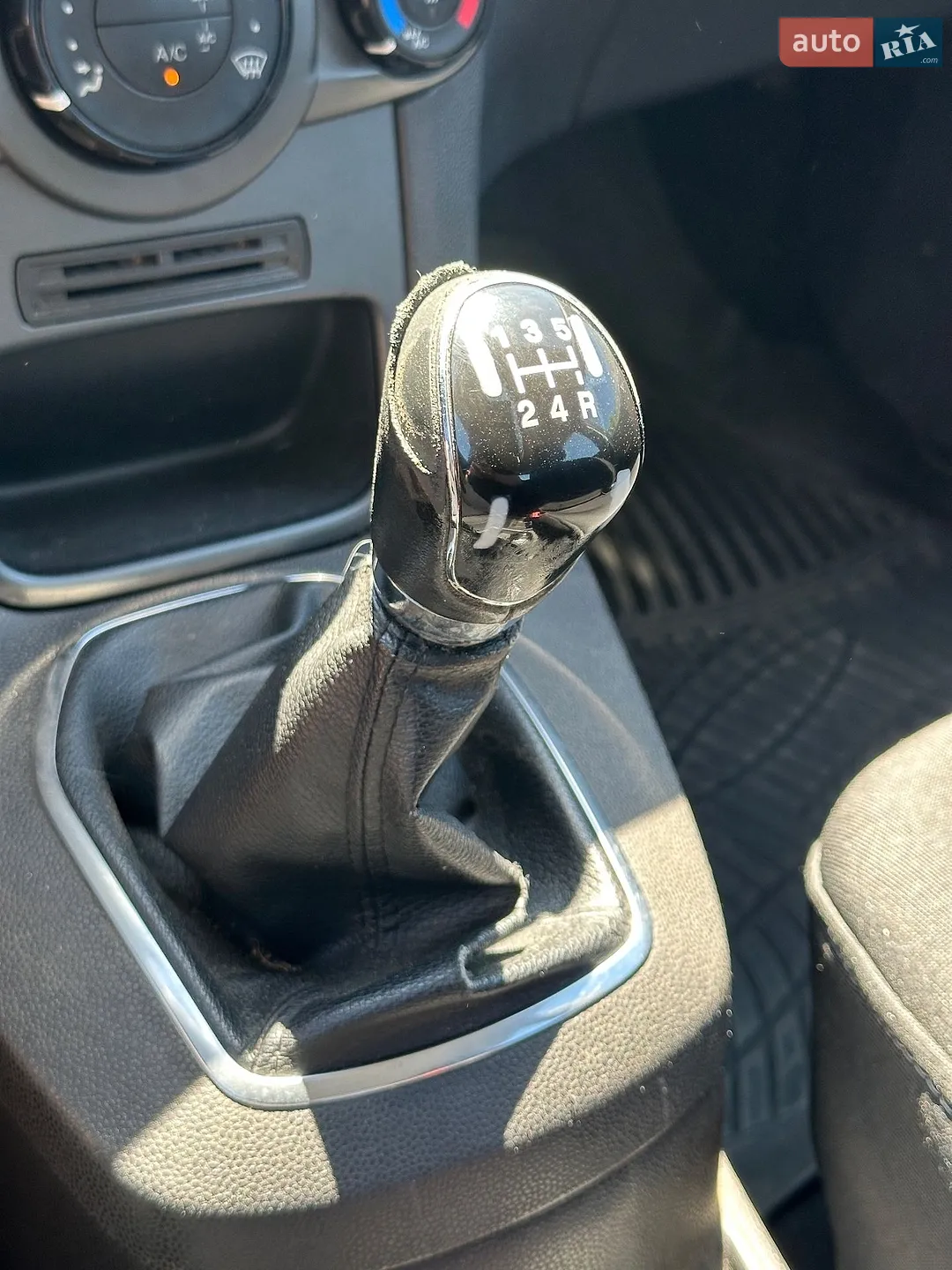 2013 Ford Fiesta - мініатюра 32
