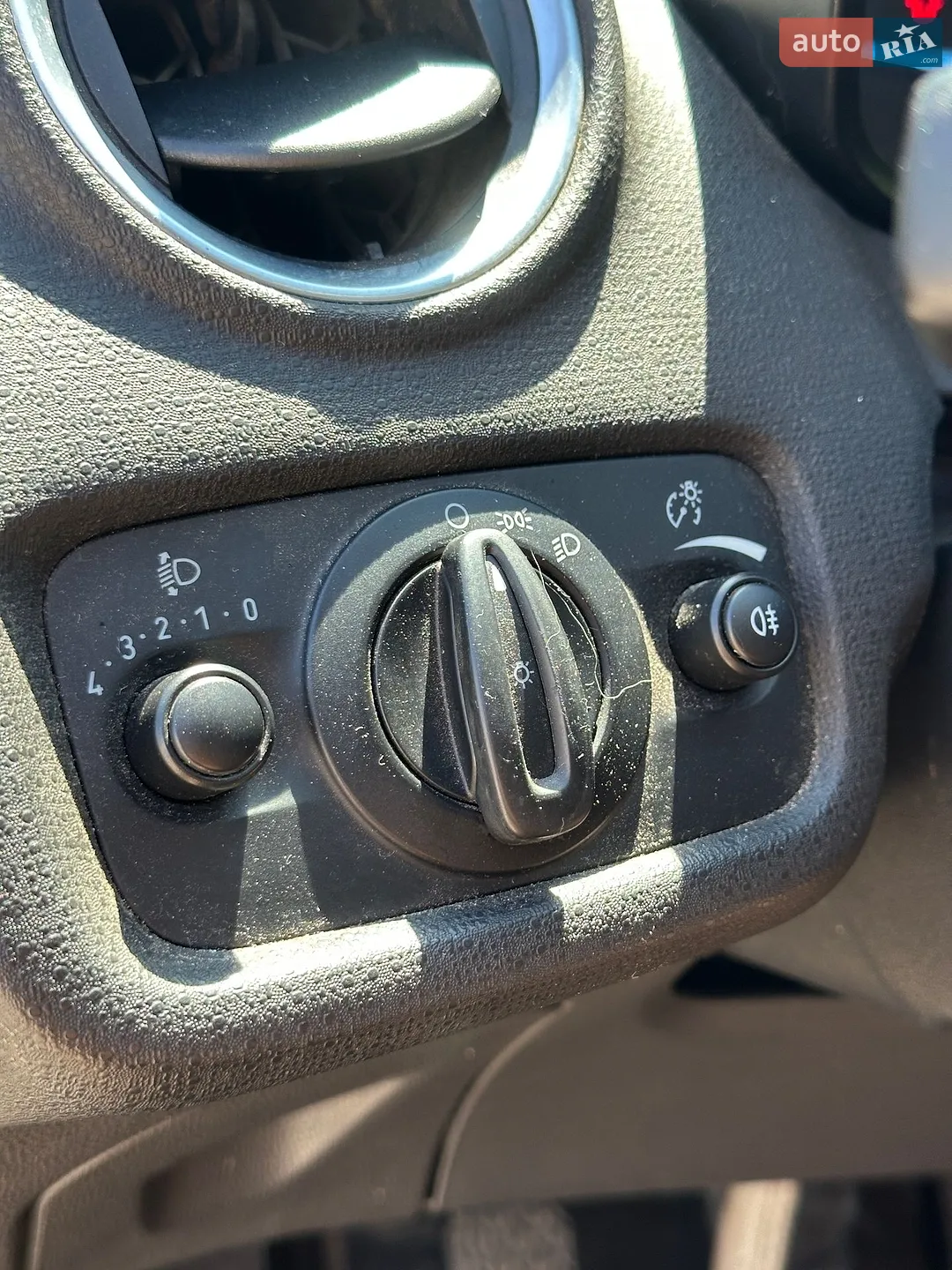 2013 Ford Fiesta - мініатюра 33