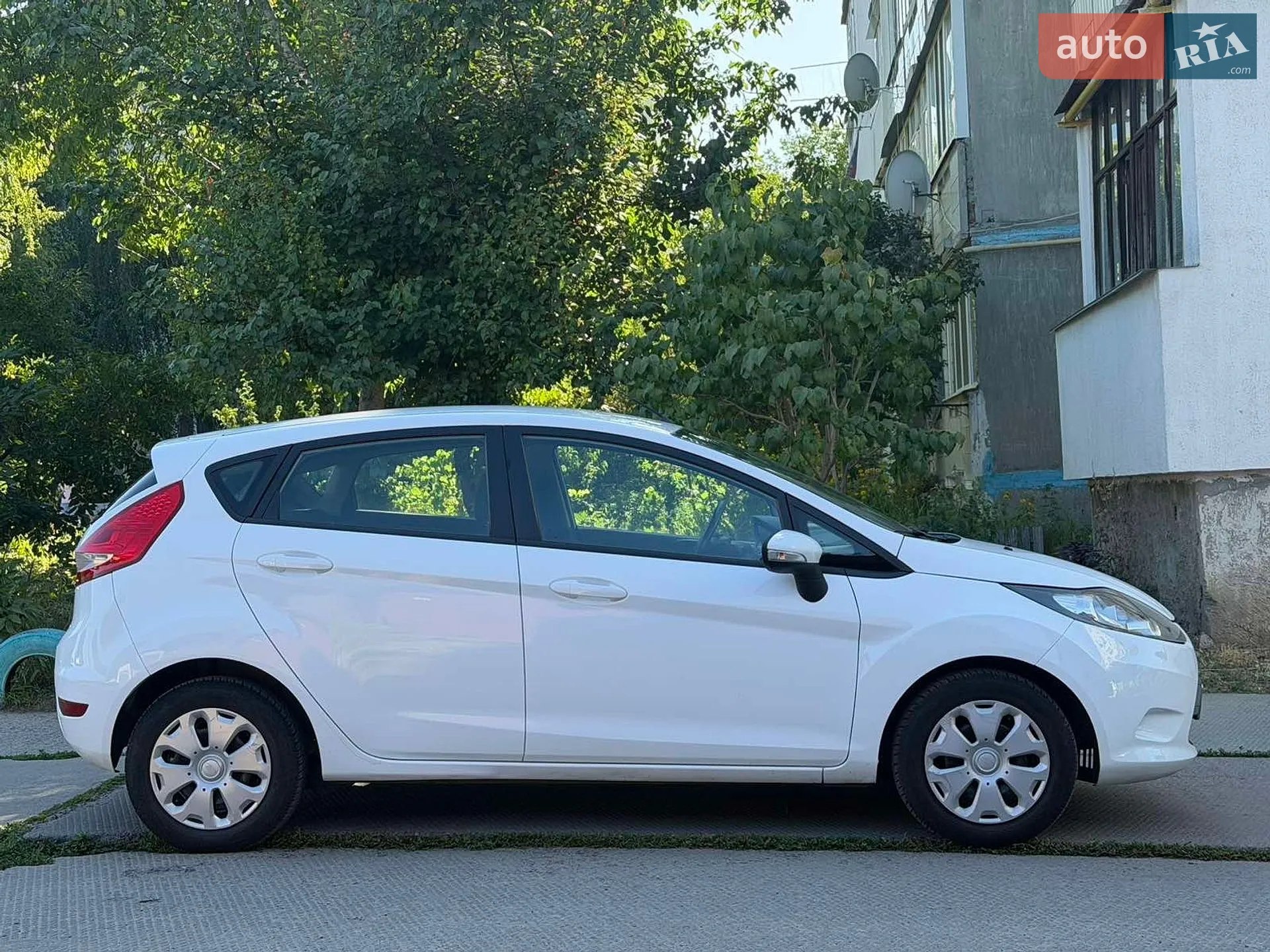 2010 Ford Fiesta - мініатюра 8