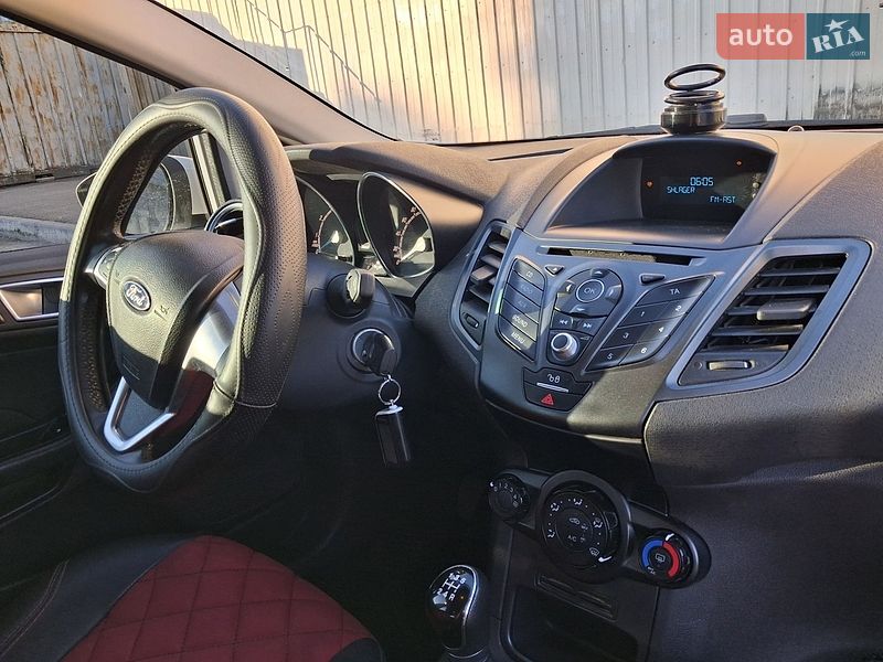 Хэтчбек Ford Fiesta 2016 в Павлограде