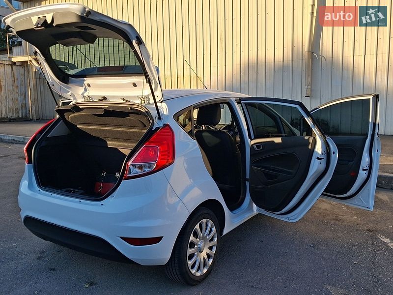 Хэтчбек Ford Fiesta 2016 в Павлограде