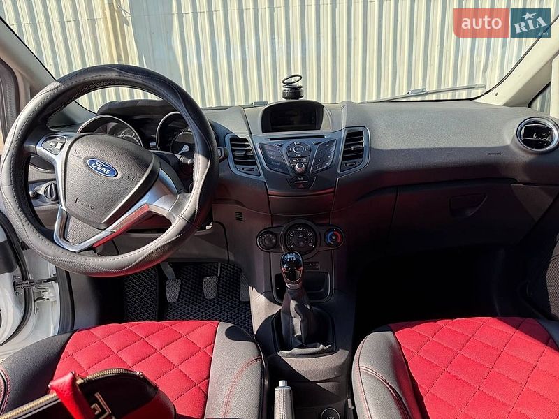 Хэтчбек Ford Fiesta 2016 в Павлограде