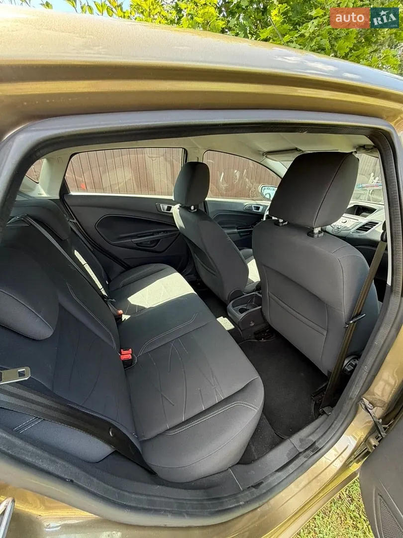 2013 Ford Fiesta - мініатюра 12